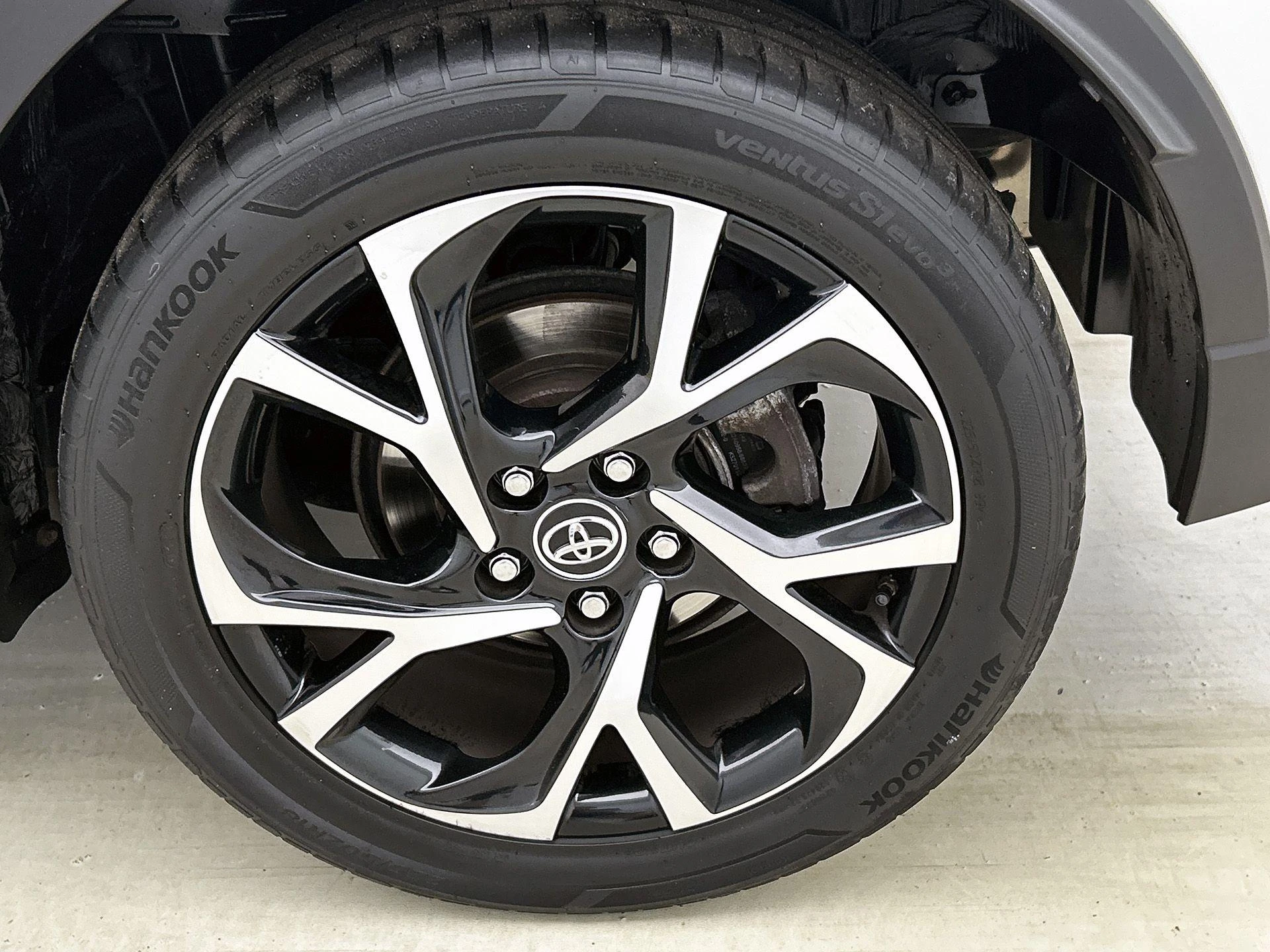 Toyota-C-HR-image-34