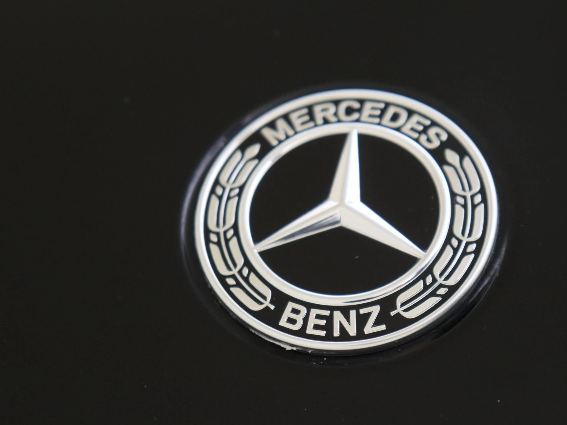 Mercedes-Benz-EQB-image-29