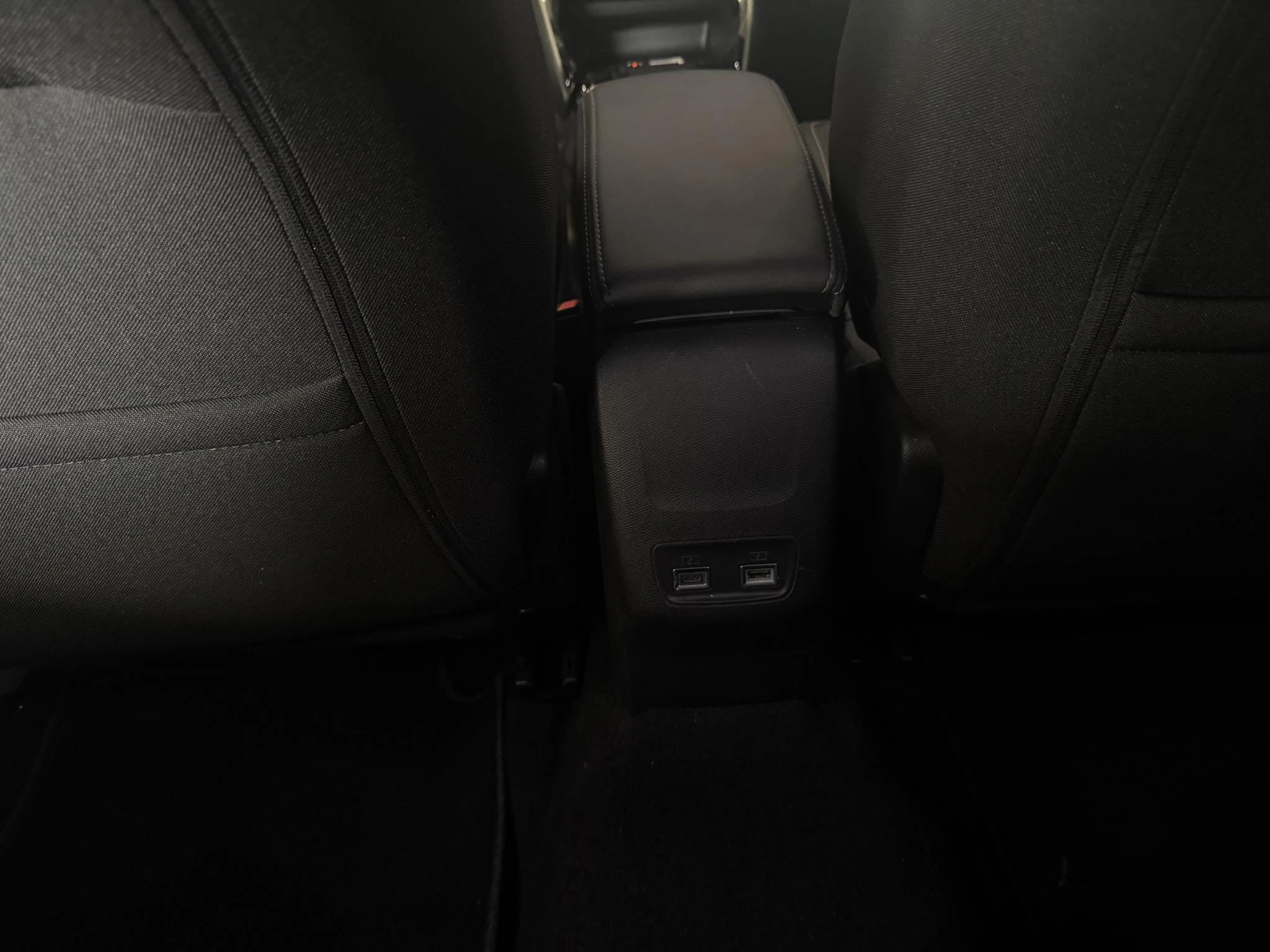 Peugeot e-2008 EV Allure Avantage 54 kWh