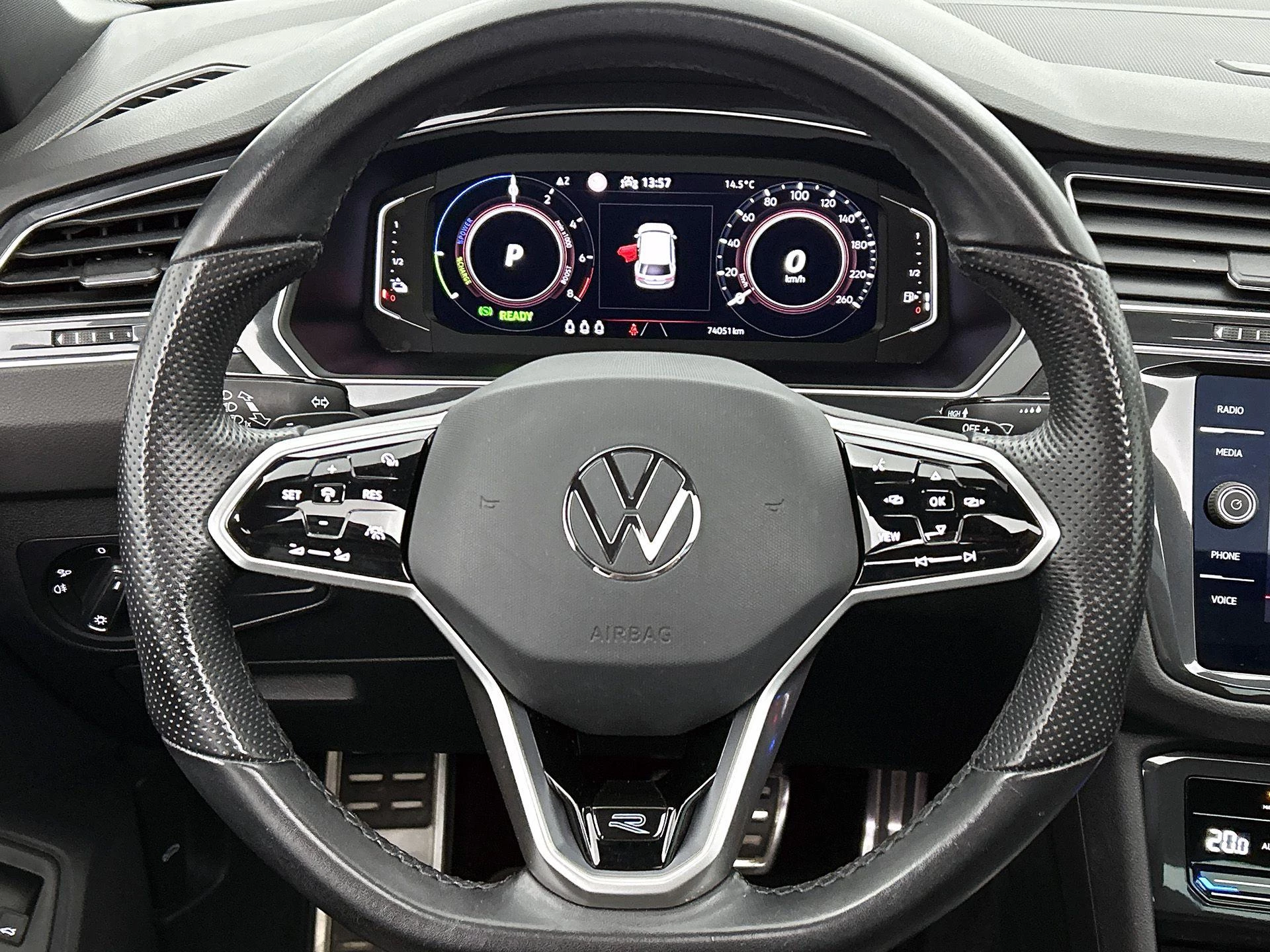 Volkswagen-Tiguan-image-30