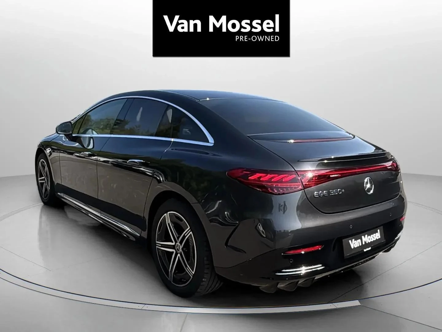 Mercedes-Benz-EQE-image-6