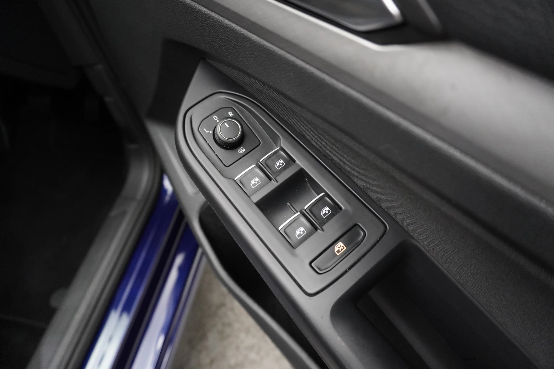 Volkswagen-Golf-image-30