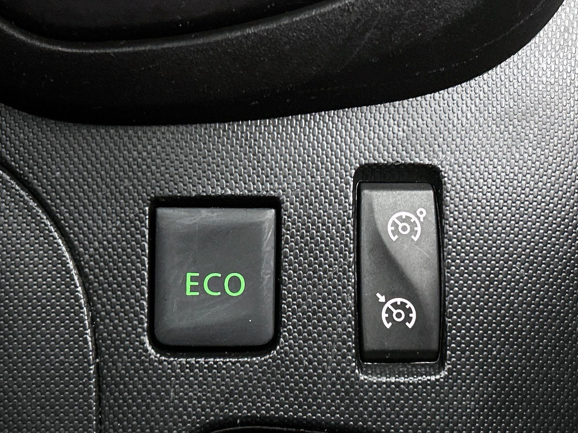 Renault-Captur-image-7
