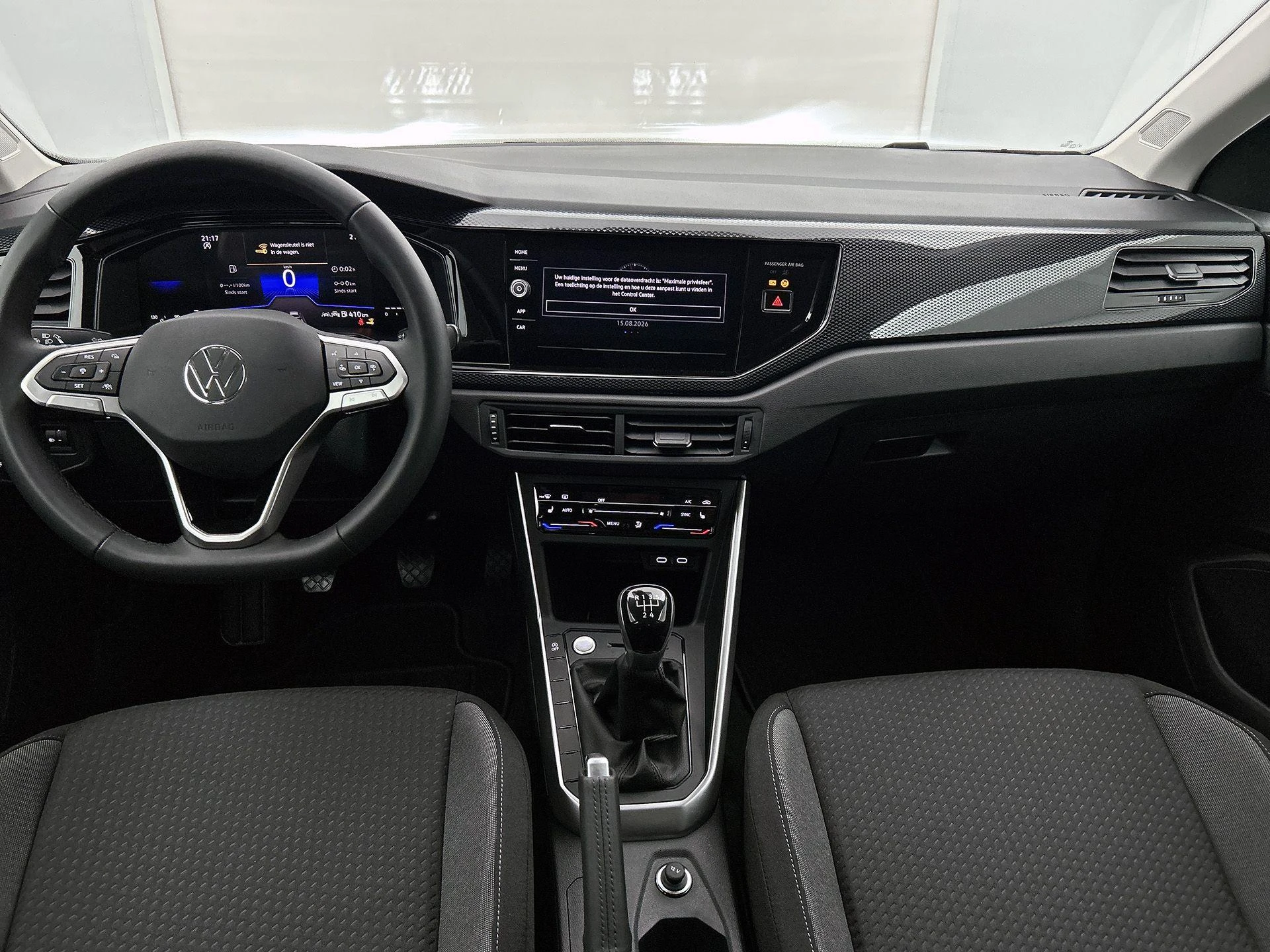 Volkswagen-Polo-image-18