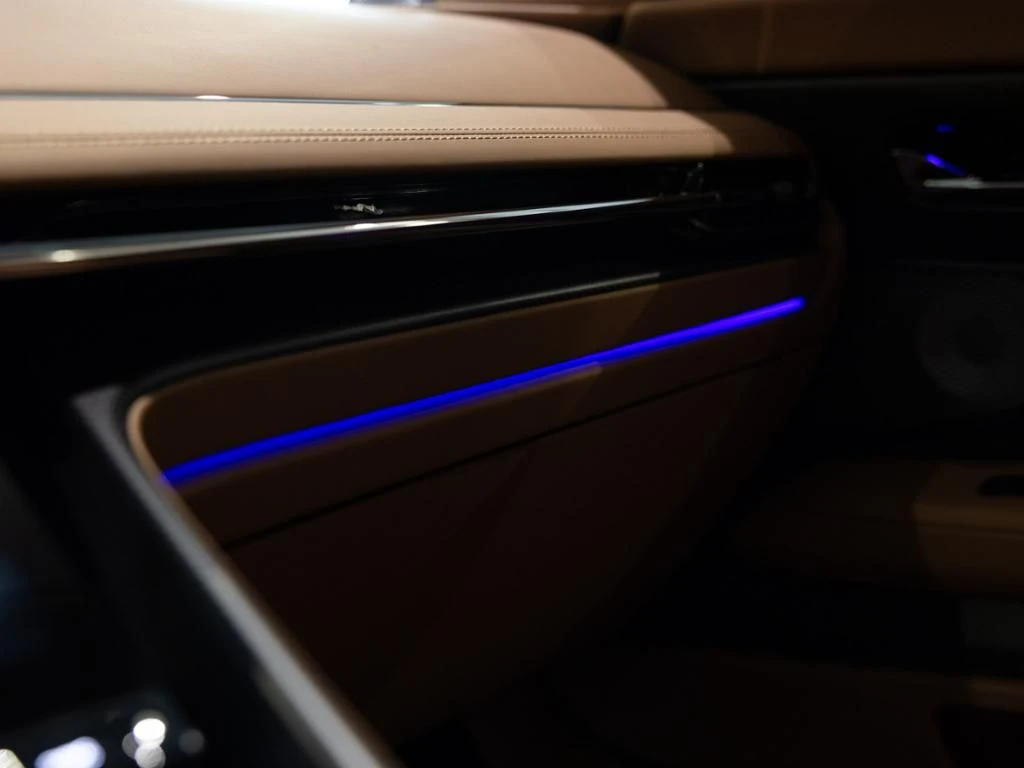 Aston Martin-DB12-image-27