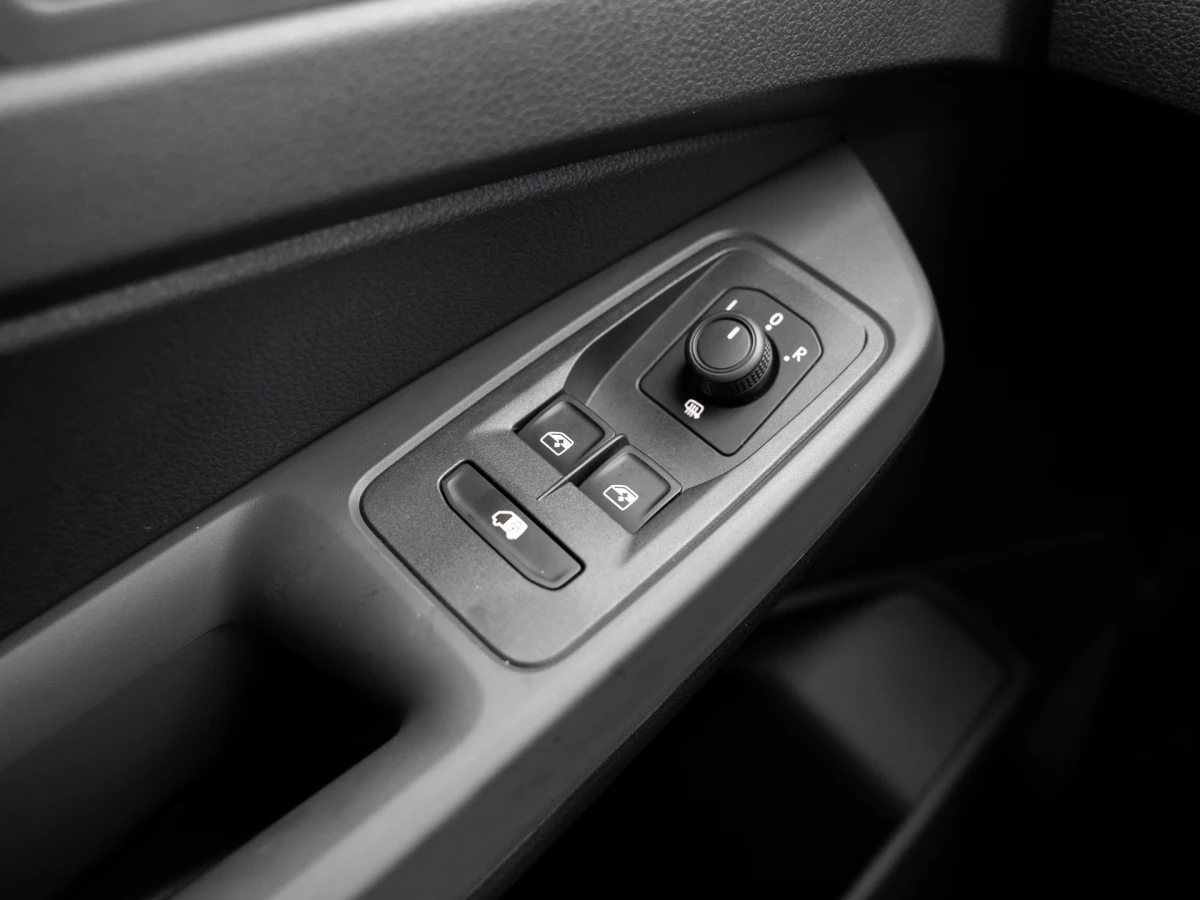 Ford-Transit Connect-image-12