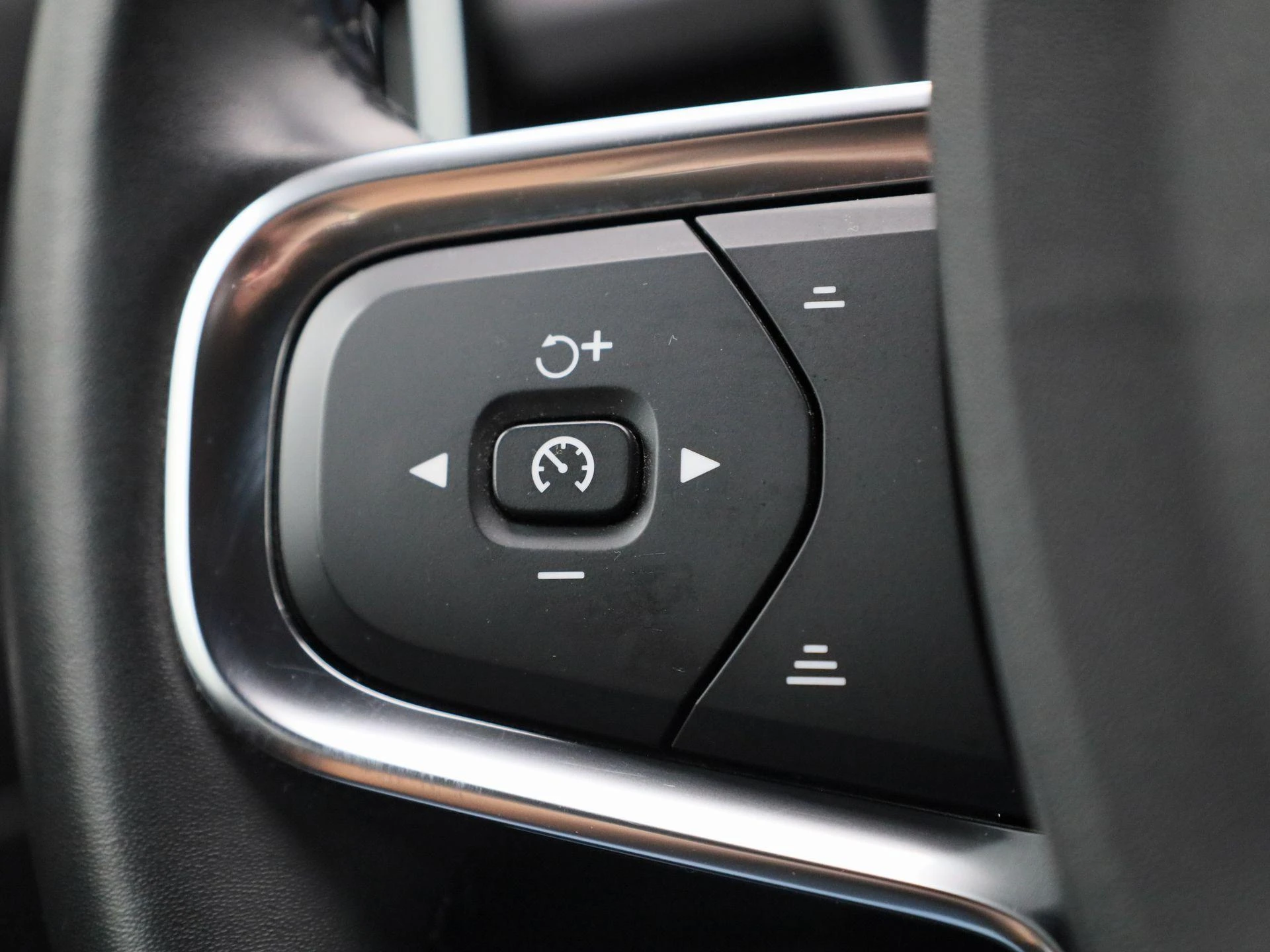 Volvo-XC40-image-18