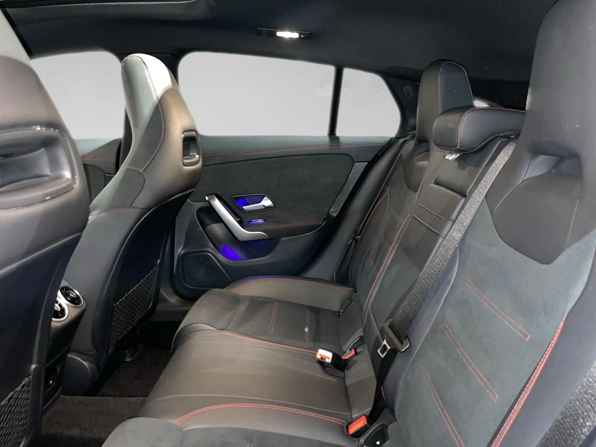 Mercedes-Benz-CLA-image-10