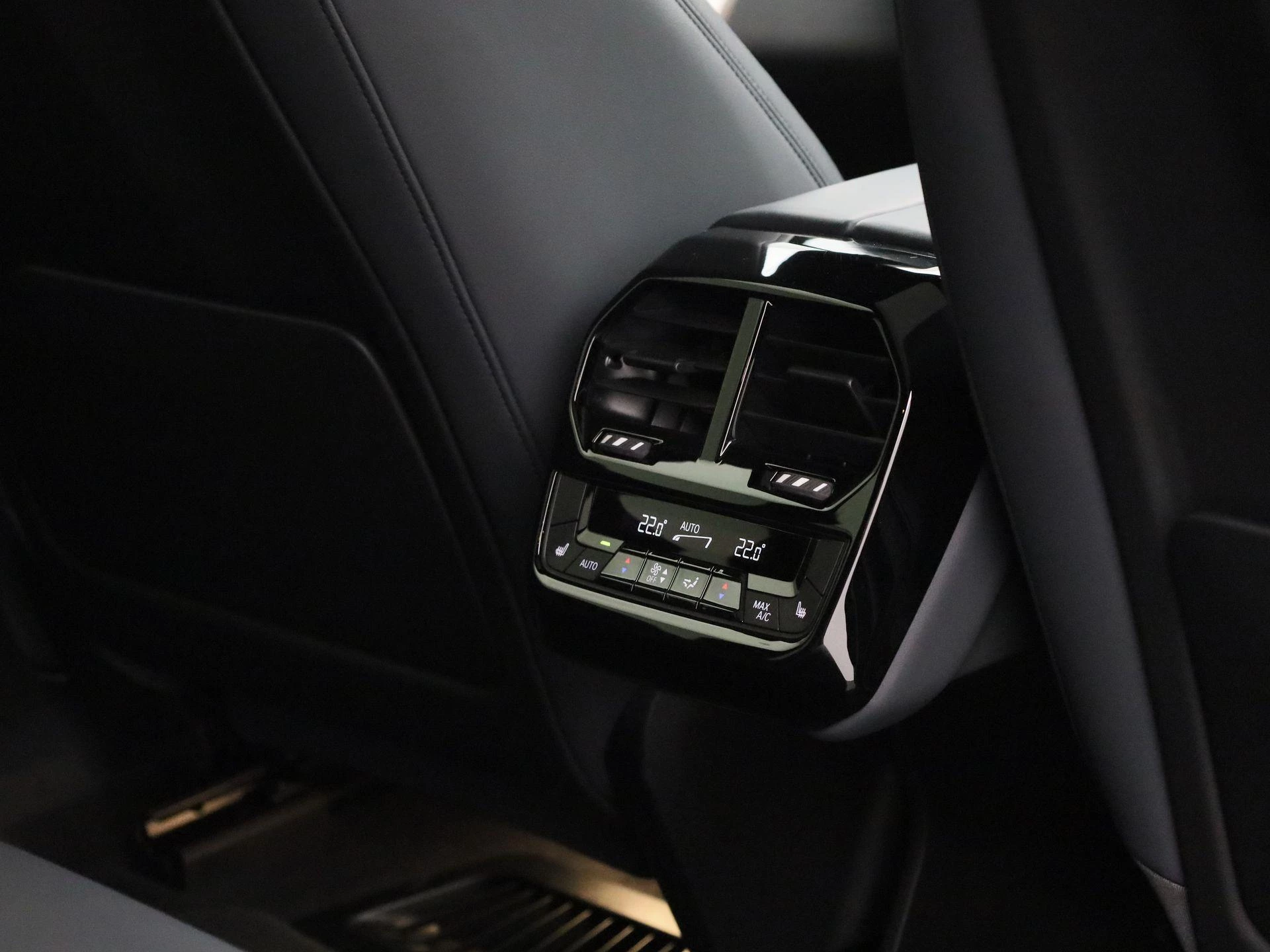 BMW-iX-image-46