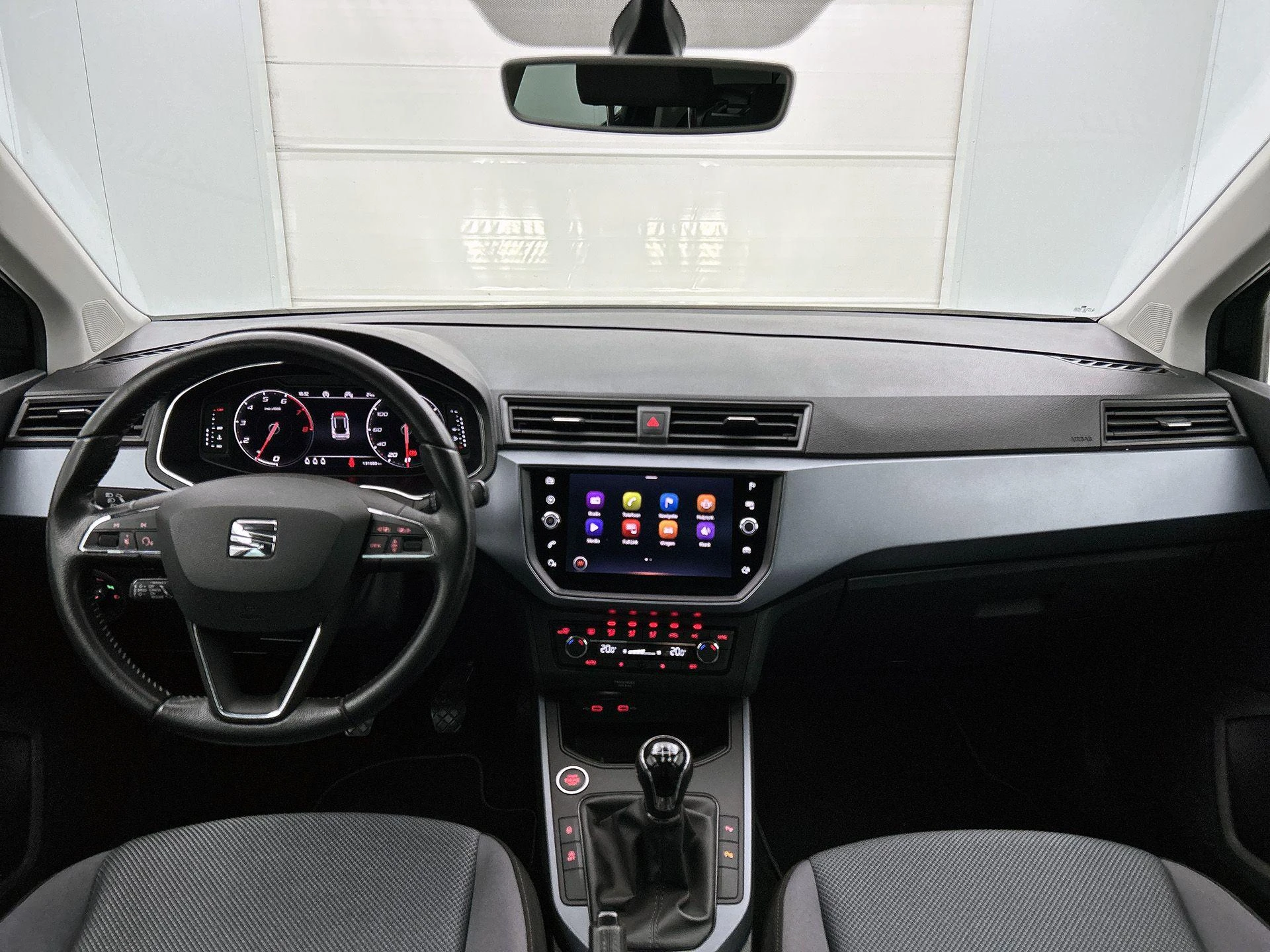 SEAT-Arona-image-18