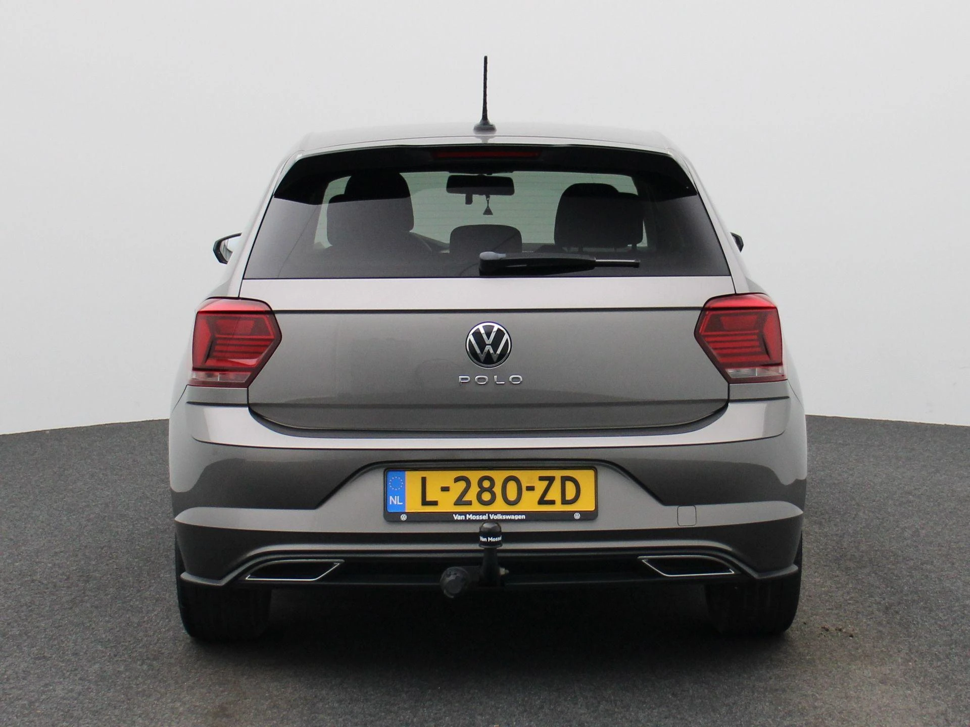 Volkswagen-Polo-image-4