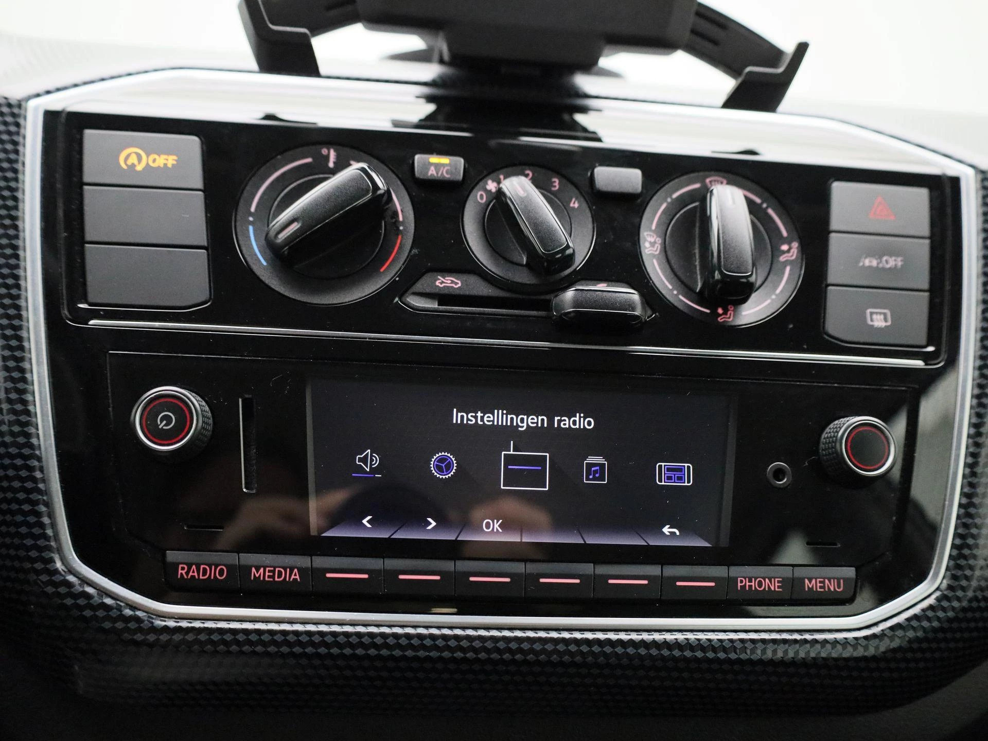 Volkswagen-up!-image-17