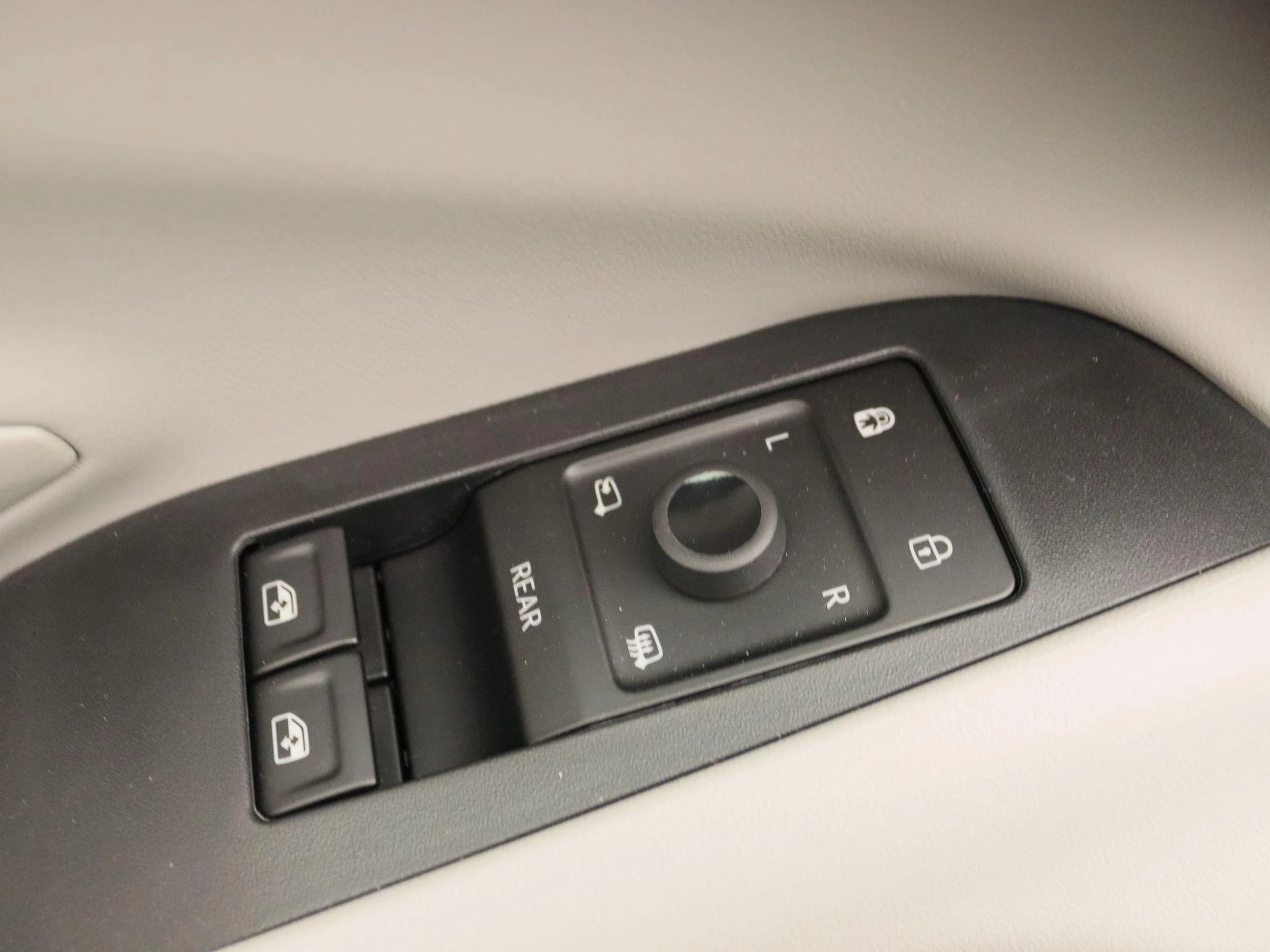 Ford-Explorer-image-19