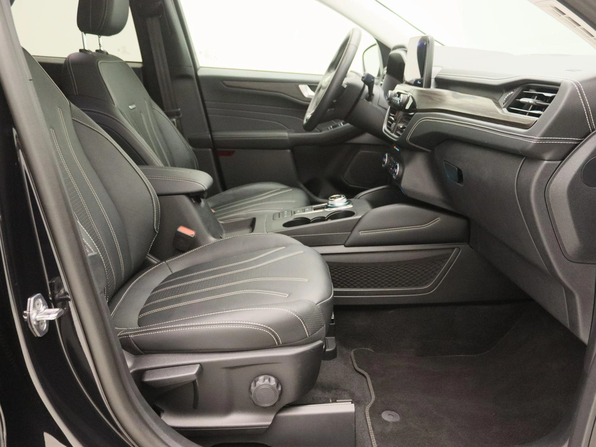 Ford-Kuga-image-25