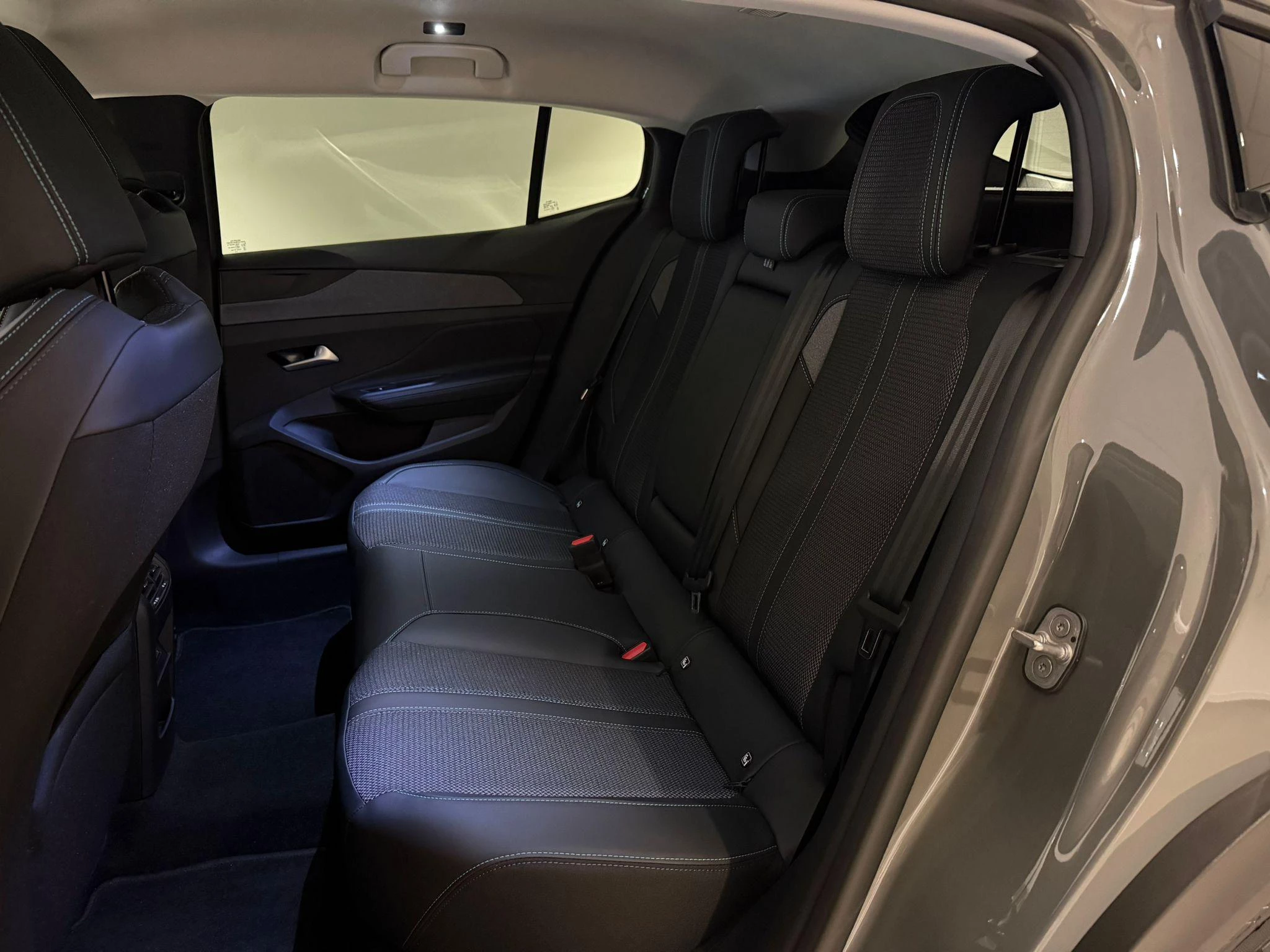 Peugeot-408-image-20