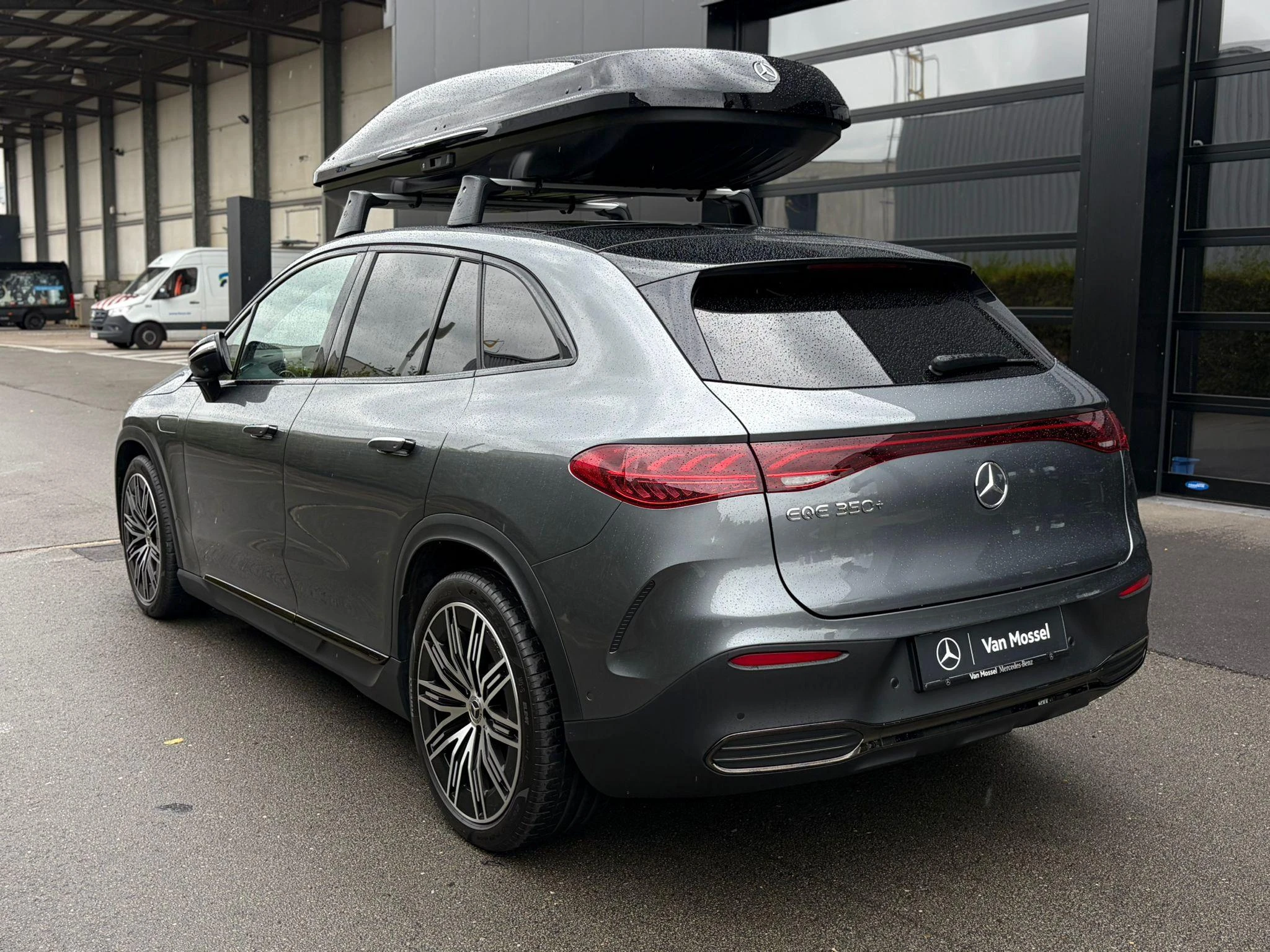 Mercedes-Benz-EQE-image-9