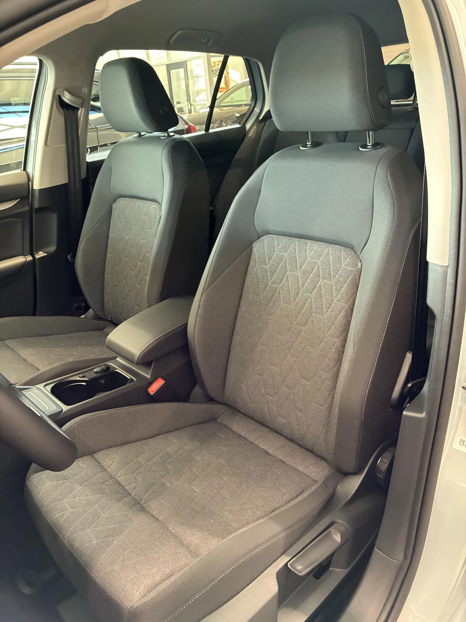 Volkswagen-Golf-image-7
