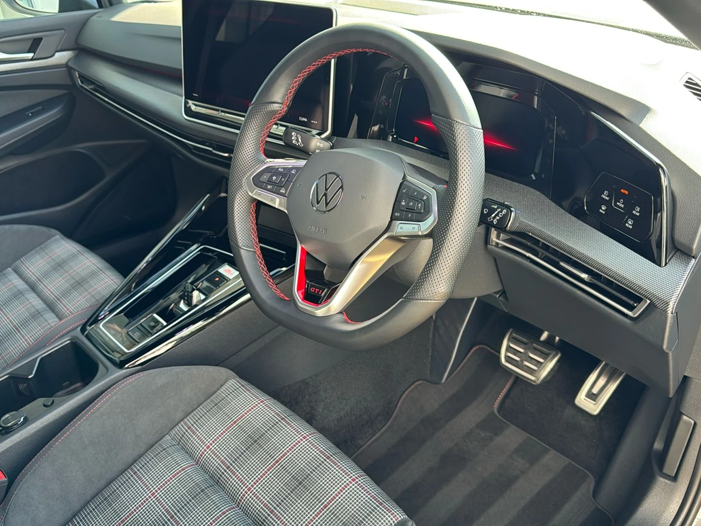 Volkswagen-Golf-image-19