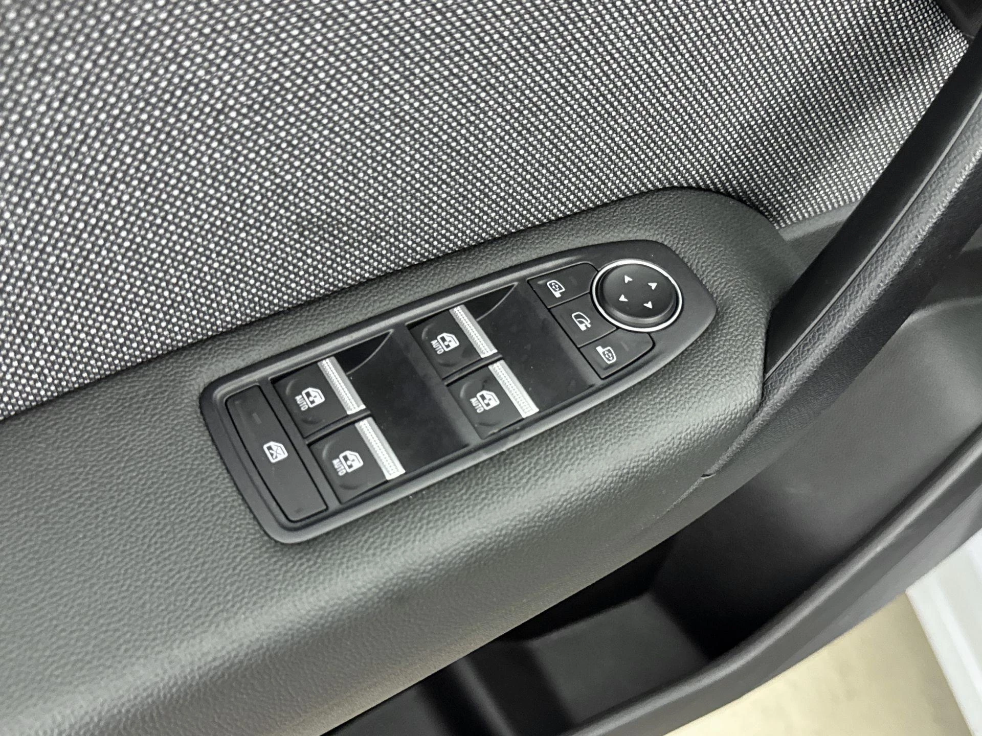 Renault-Captur-image-13