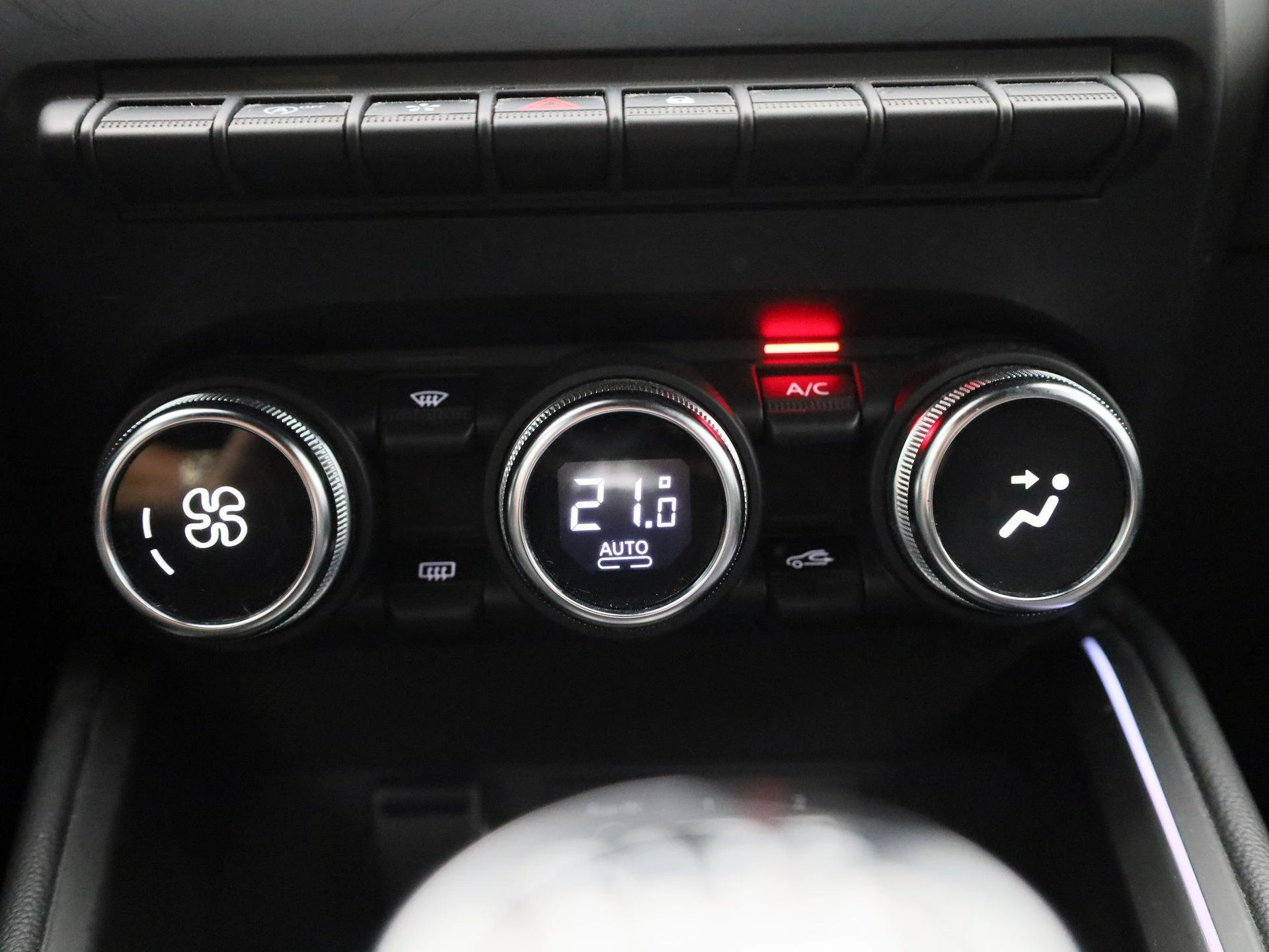 Renault-Clio-image-16