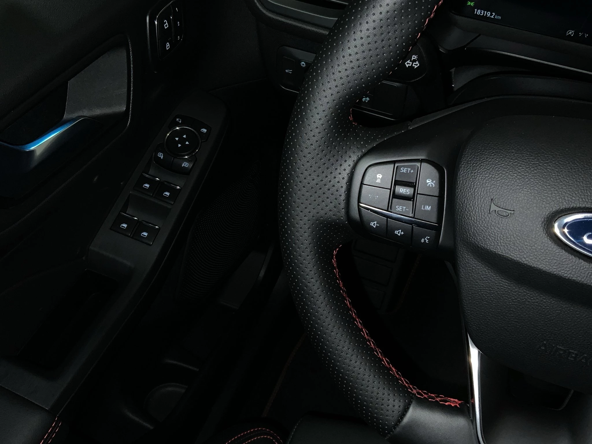 Ford Kuga ST-Line X Aut.*360GRAD*LED-MATRIX*NAVI*GRA*WINTER-PKT.