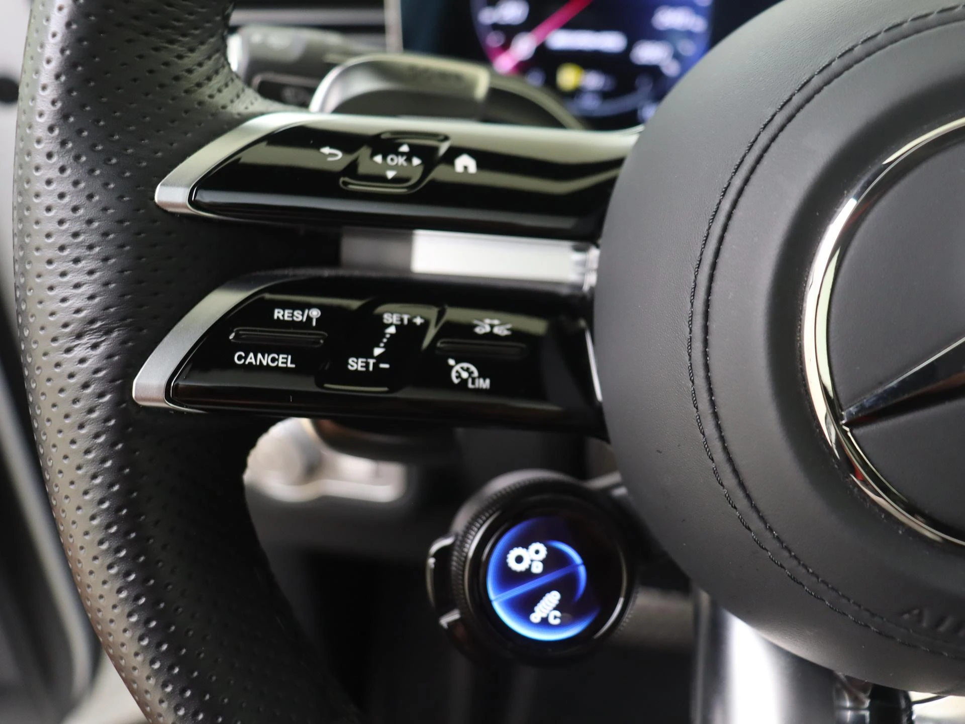Mercedes-Benz-GLE-image-11