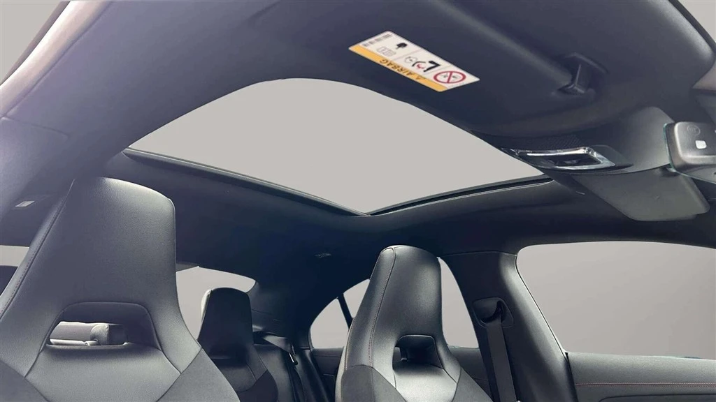 Mercedes-Benz-CLA-image-25