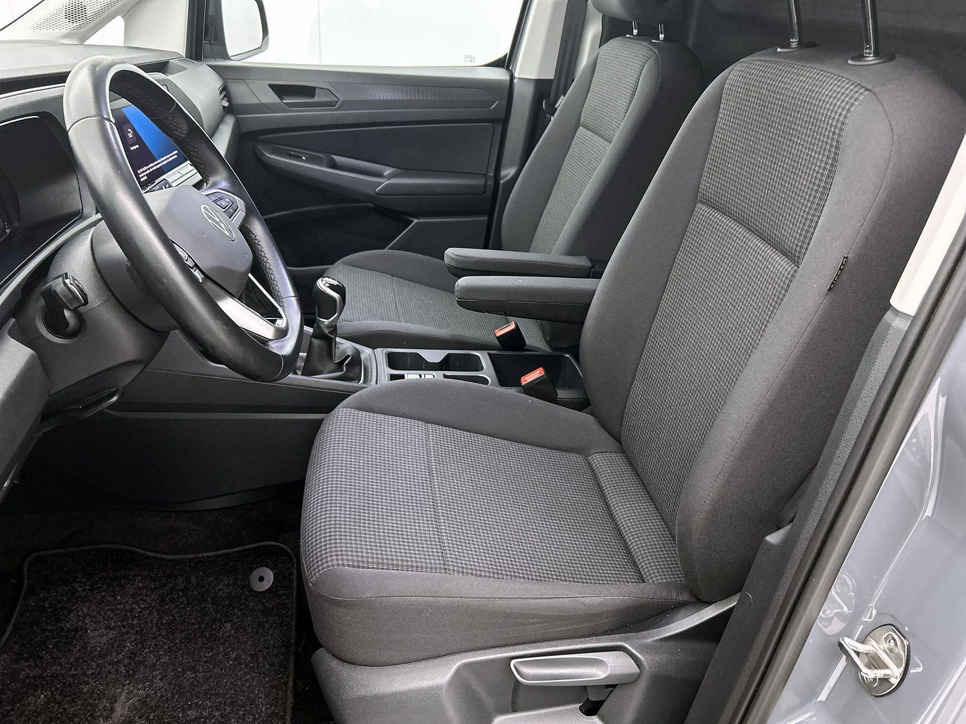Volkswagen-Caddy-image-8