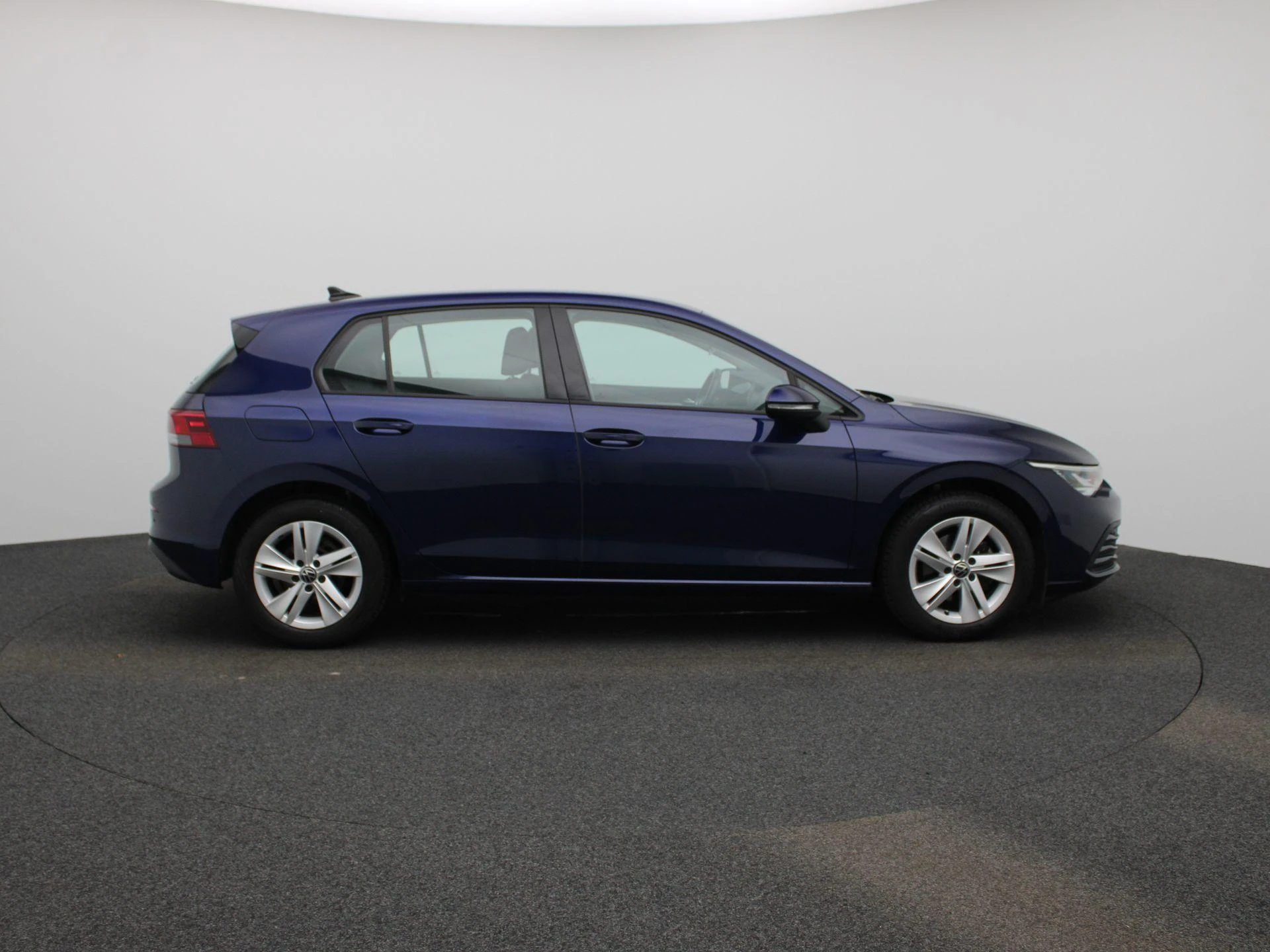 Volkswagen-Golf-image-5