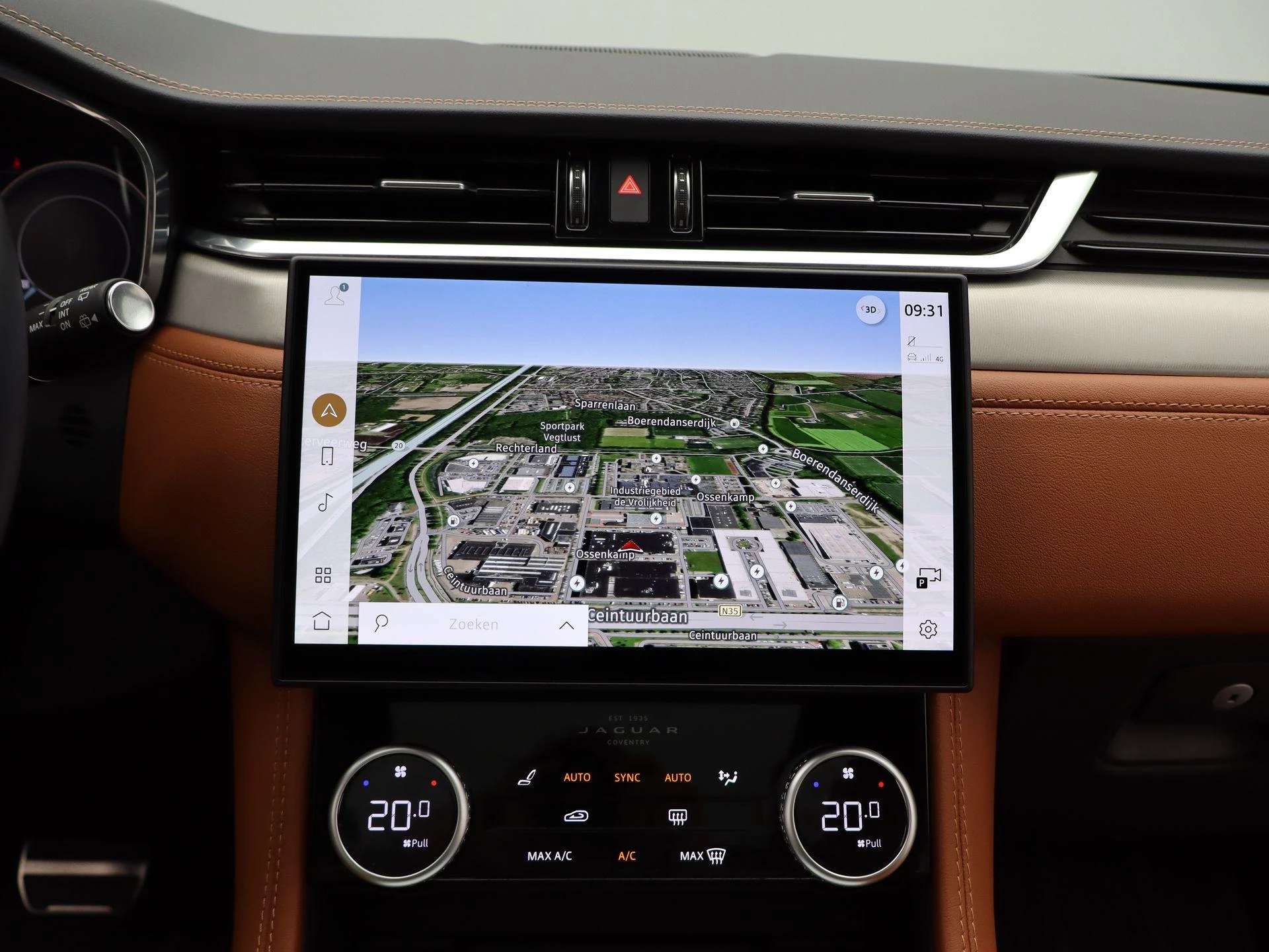 Jaguar-F-PACE-image-8