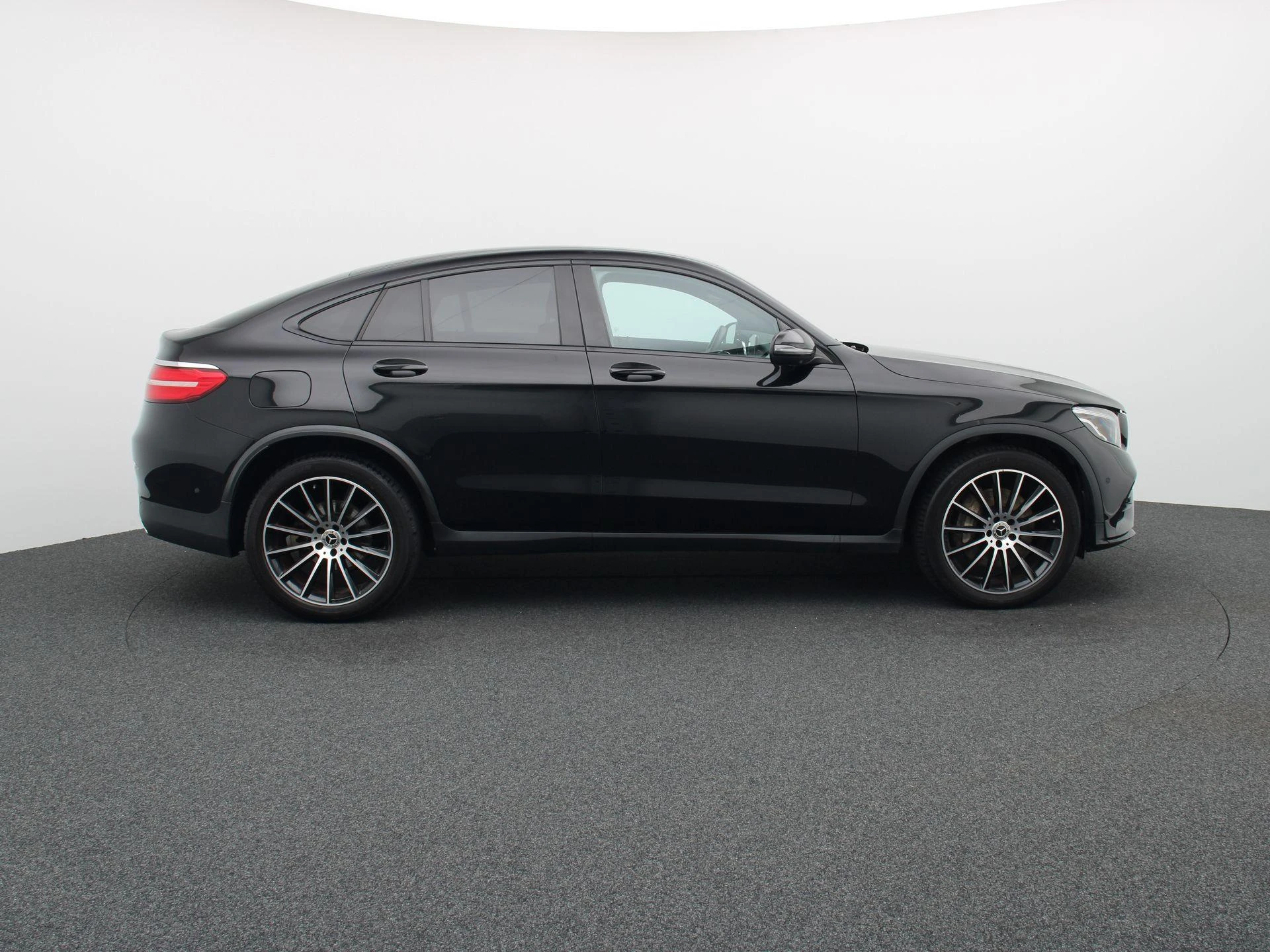 Mercedes-Benz-GLC-image-5