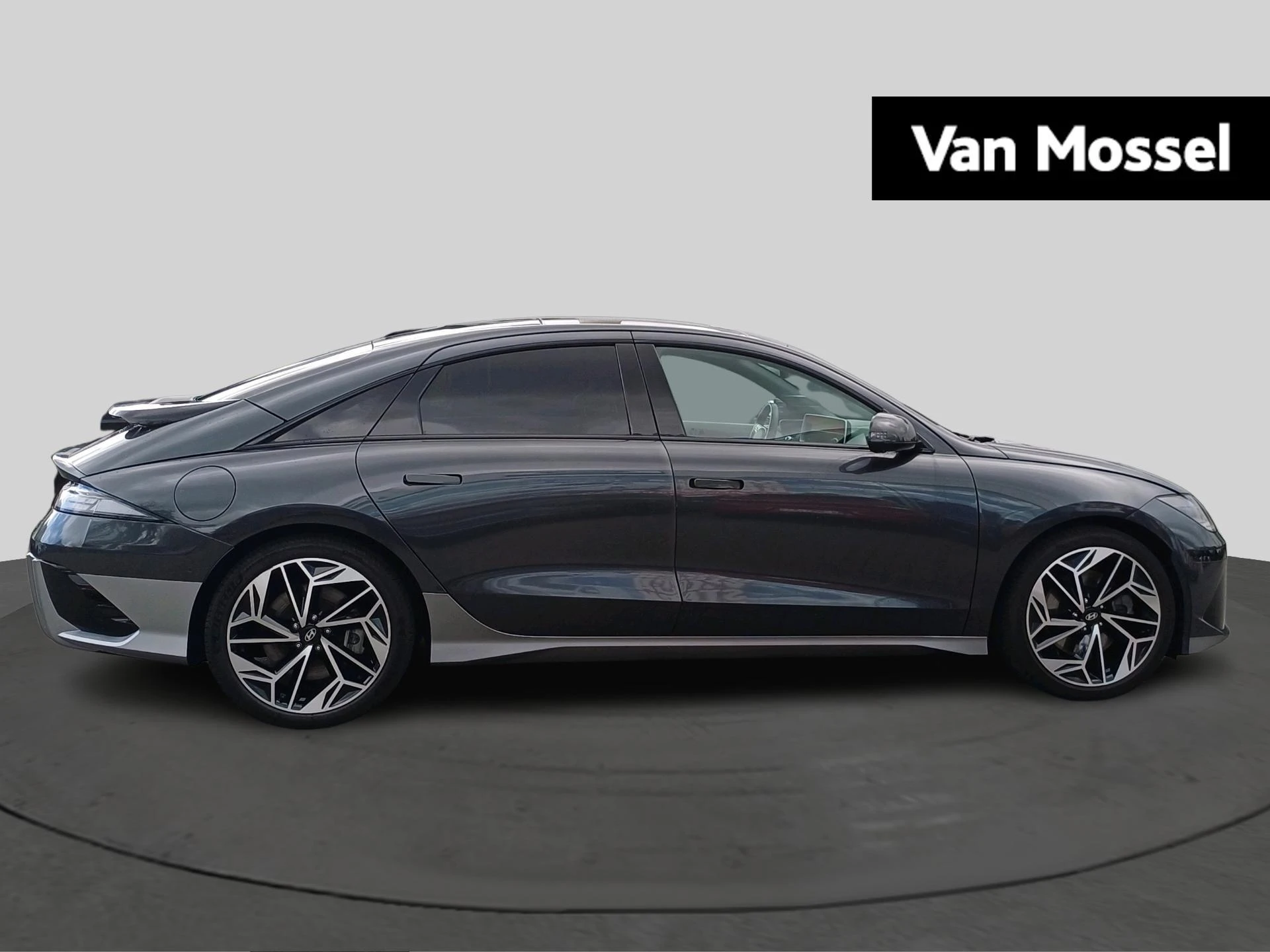 Hyundai-IONIQ 6-image-4