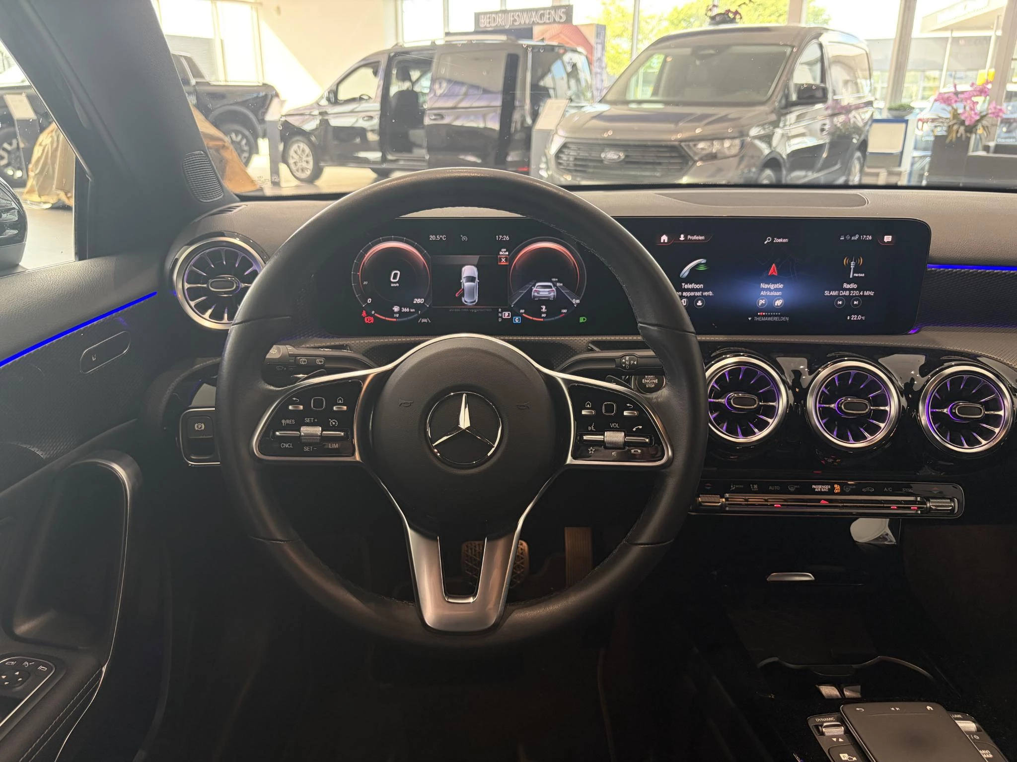 Mercedes-Benz-A-Klasse-image-20
