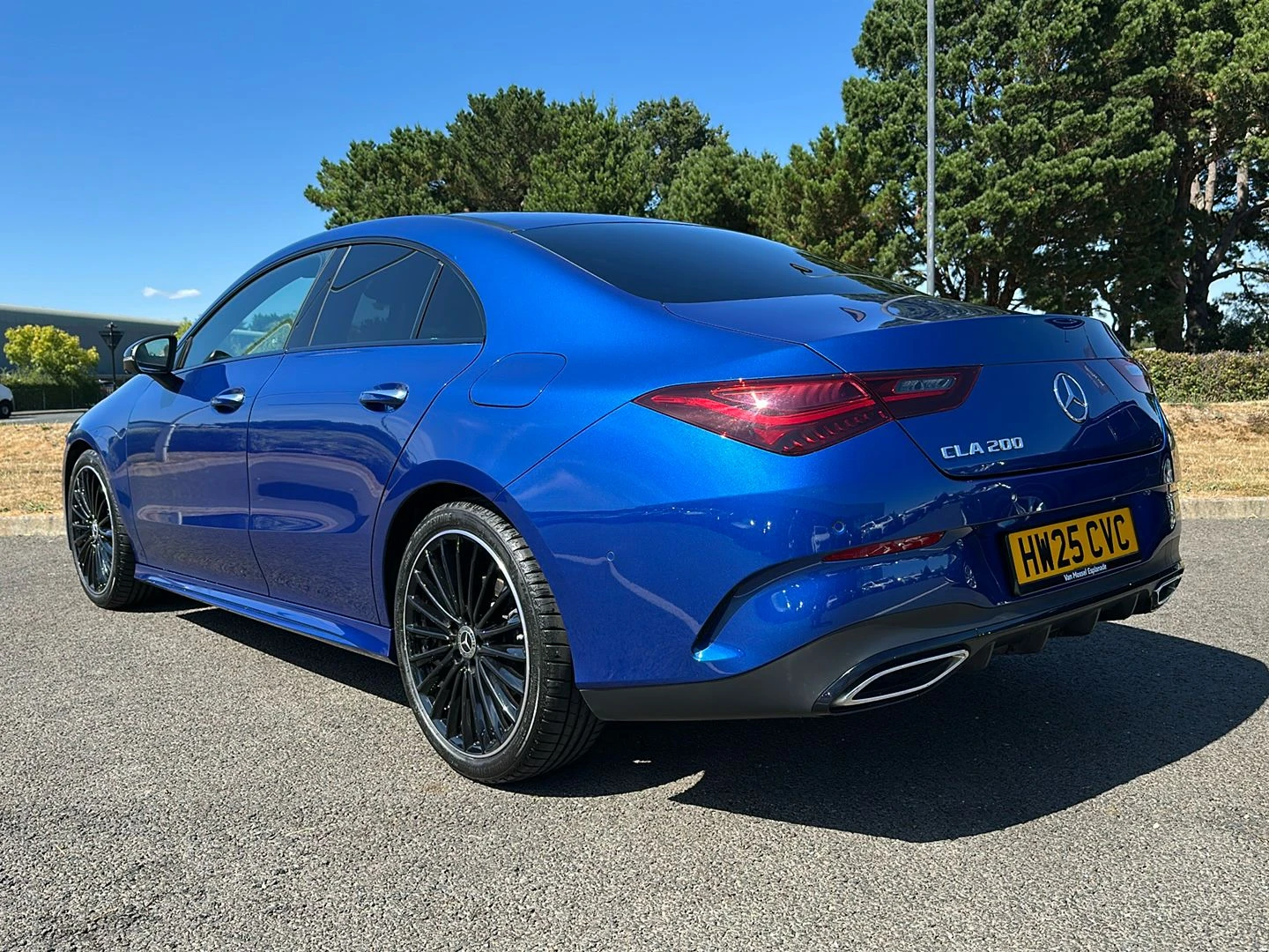 Mercedes-Benz-CLA-image-2