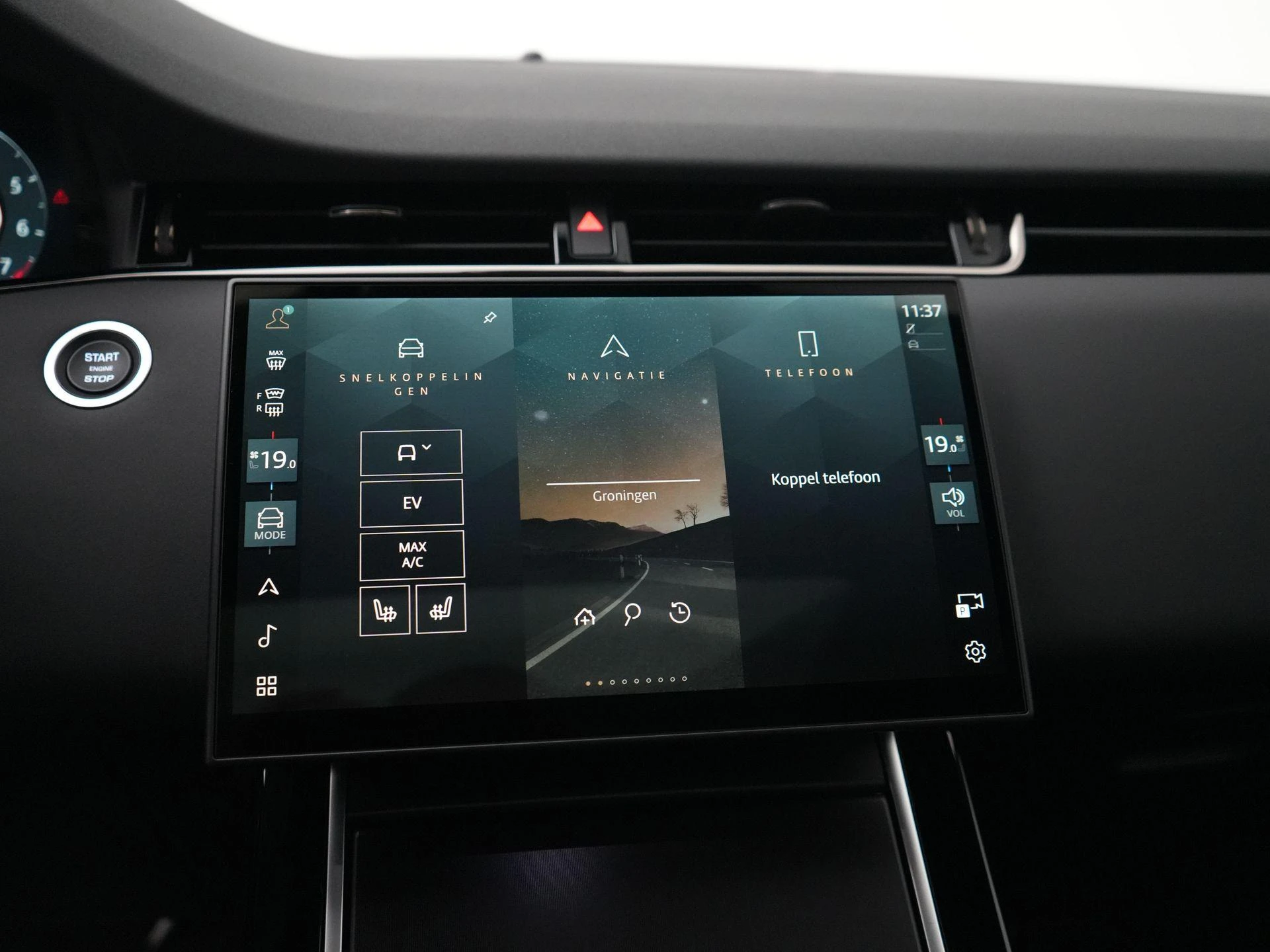 Land Rover-Range Rover Evoque-image-19