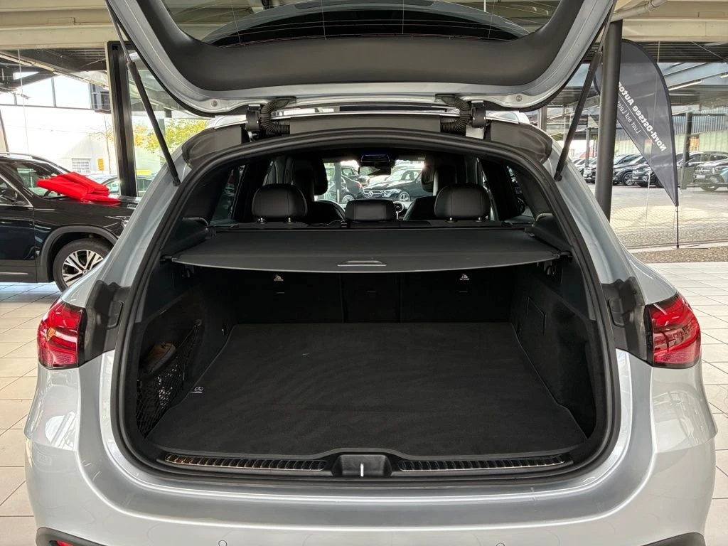 Mercedes-Benz-GLC 300 d-image-13