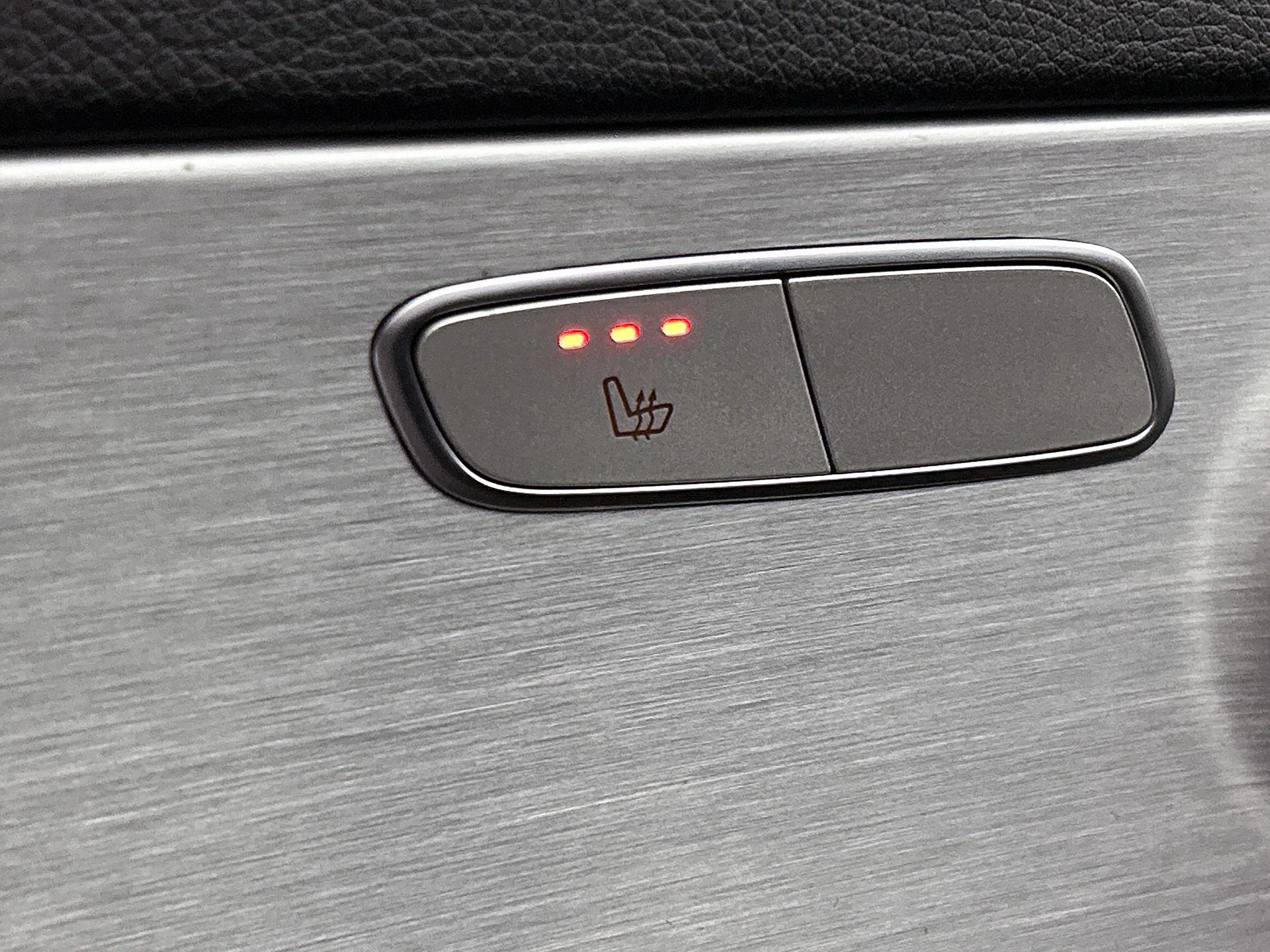 Mercedes-Benz-C-Klasse-image-8
