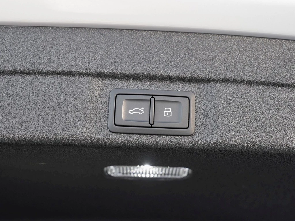 Audi A5 Avant TDI quattro S tronic edition one /AHK