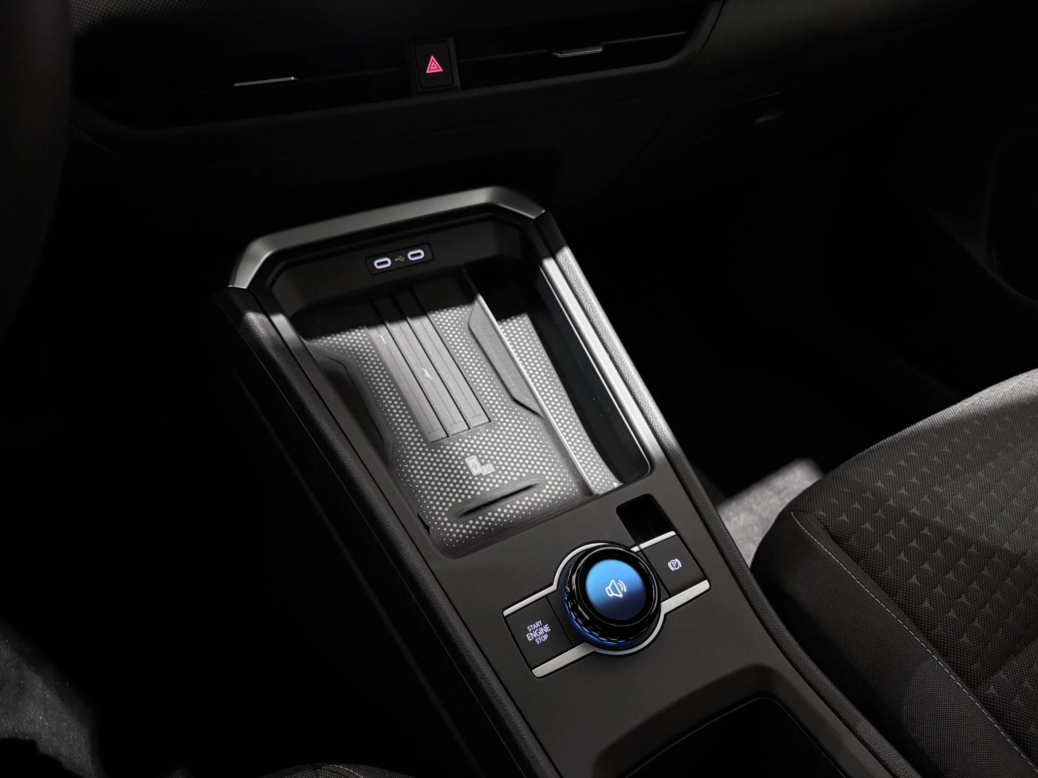 Volkswagen T-Roc 1.5 eTsi Life First Edition 116 PK Automaat