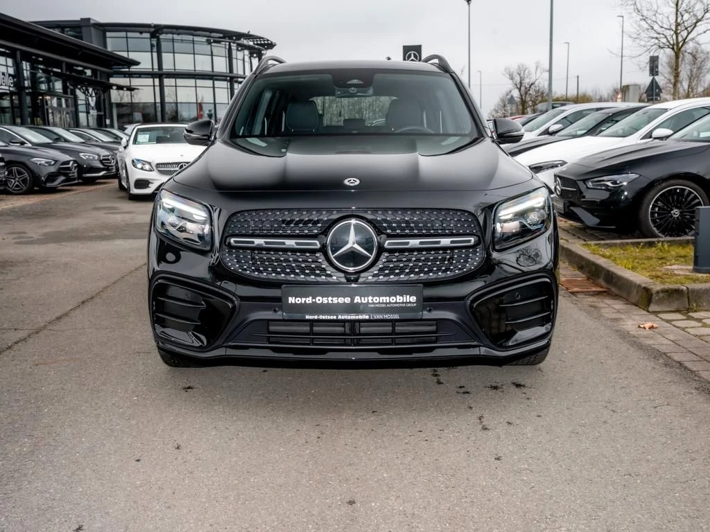 Mercedes-Benz-GLB 200 d-image-3