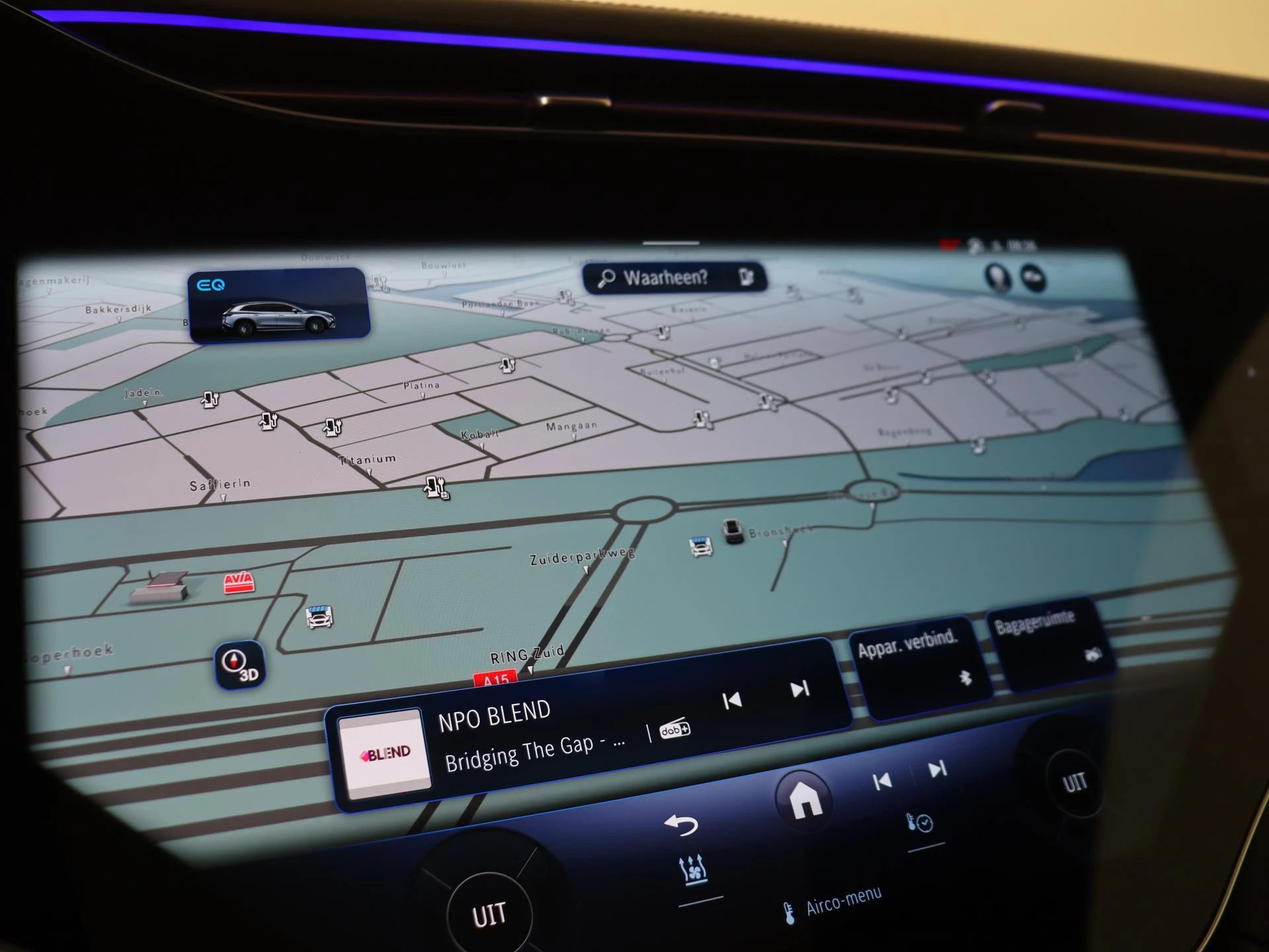 Mercedes-Benz-EQS-image-17