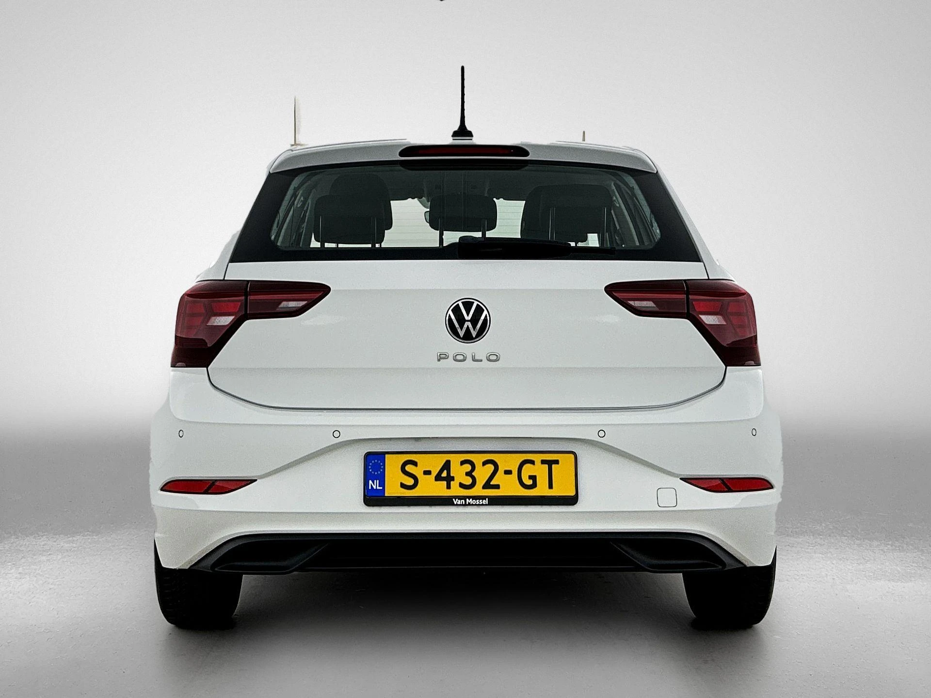 Volkswagen-Polo-image-2