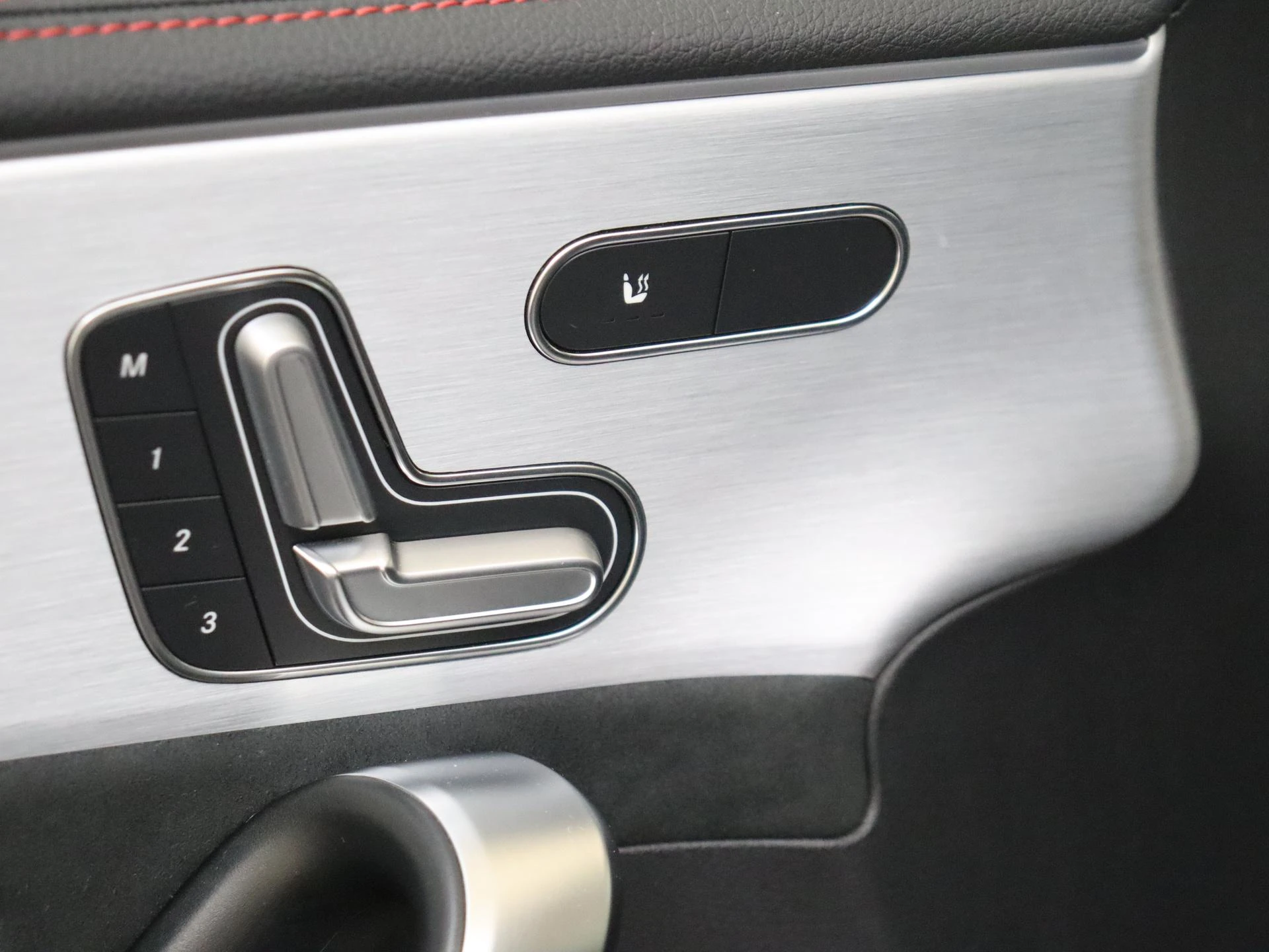 Mercedes-Benz-CLA-image-23