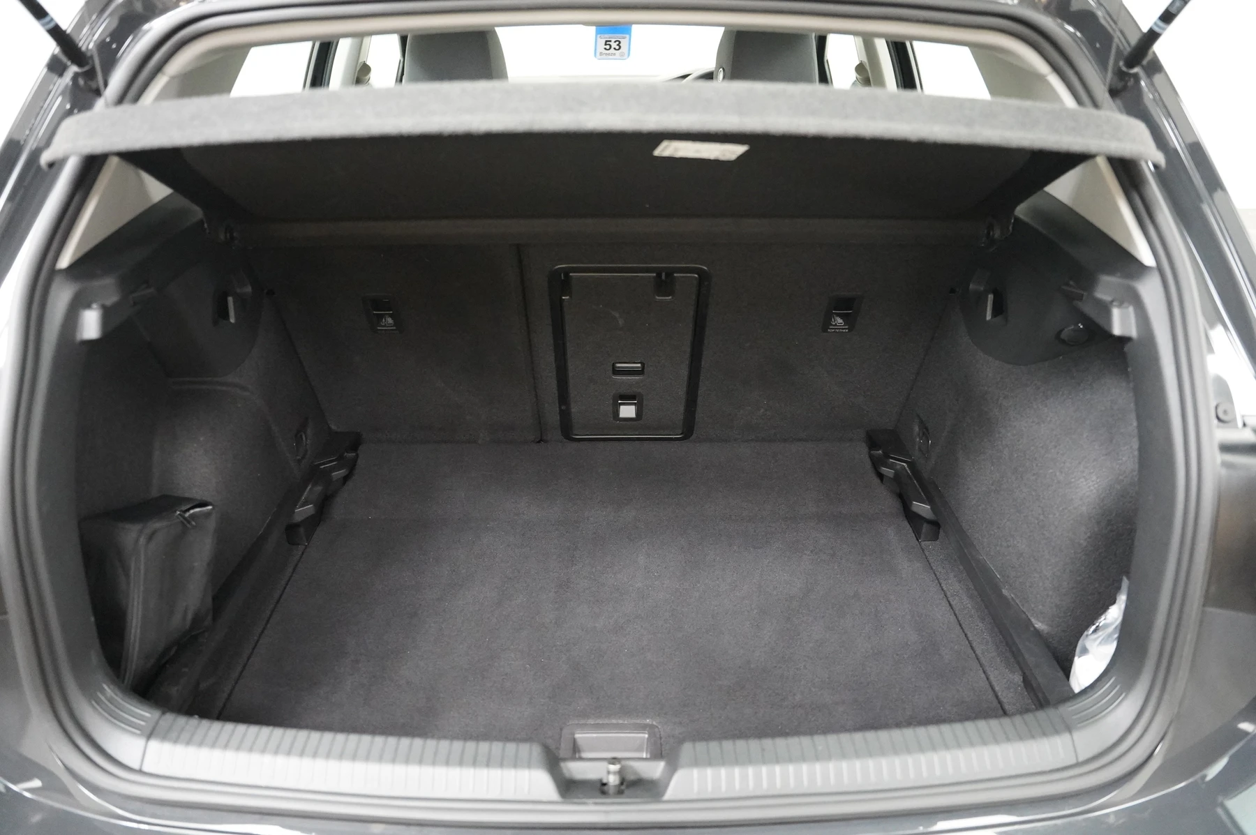 Volkswagen-Golf-image-12