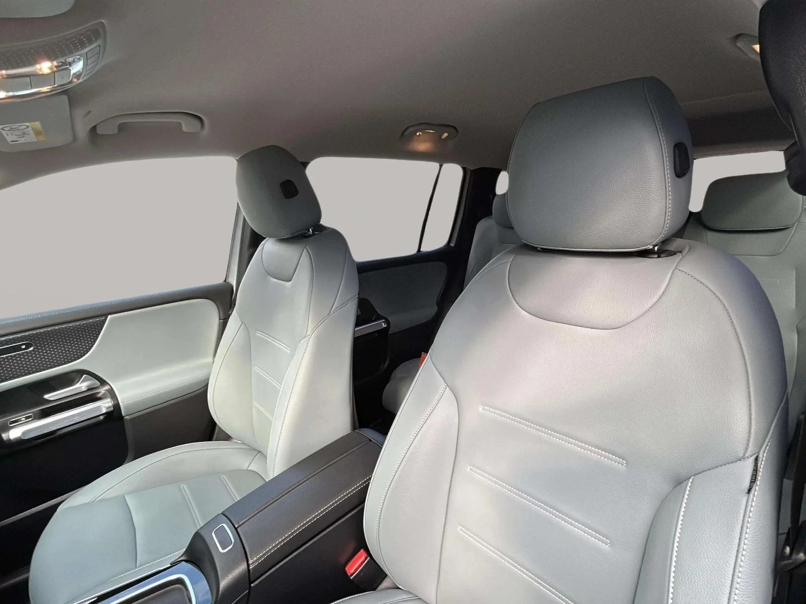 Mercedes-Benz-EQB-image-9