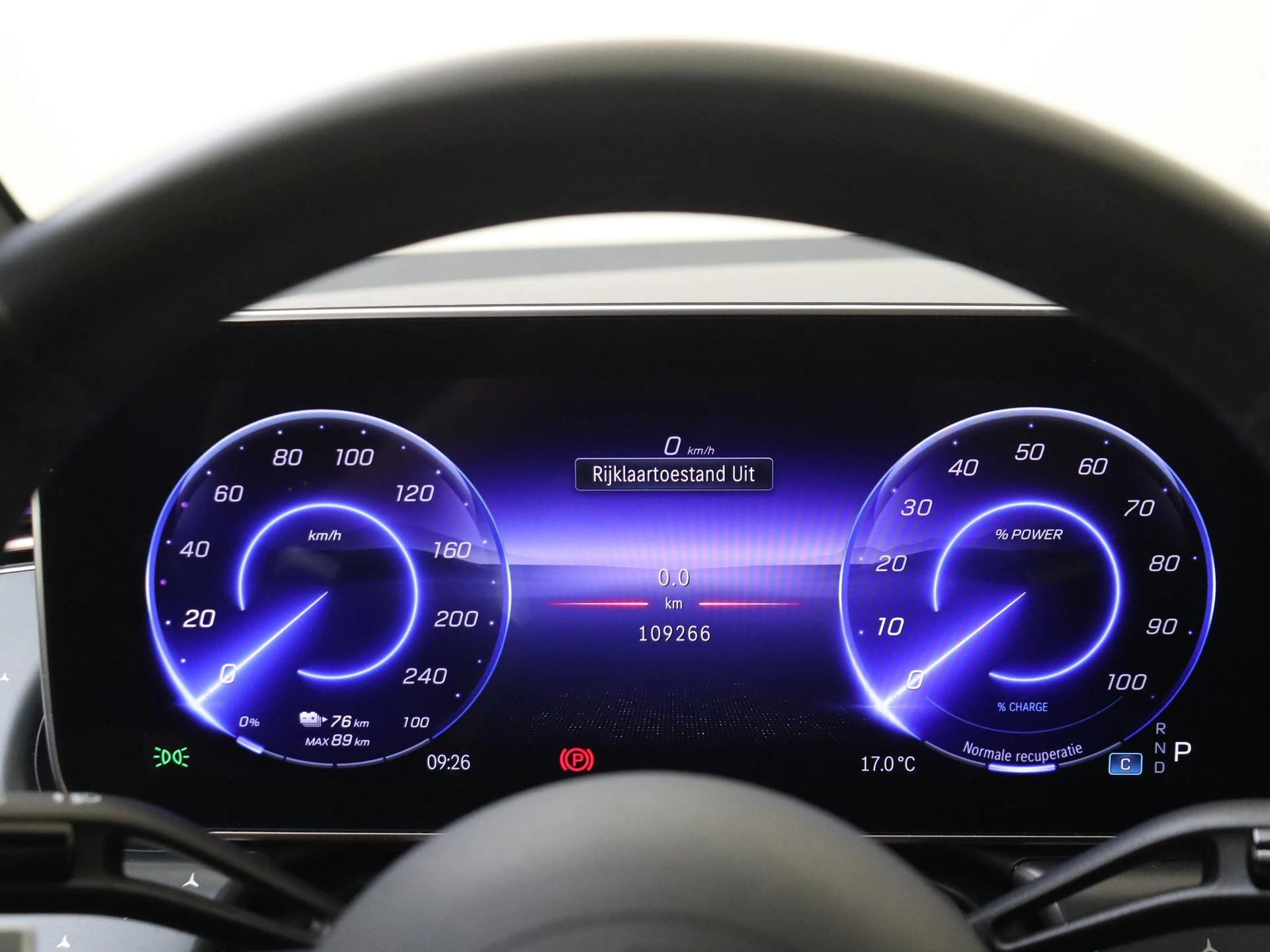 Mercedes-Benz-EQE-image-10