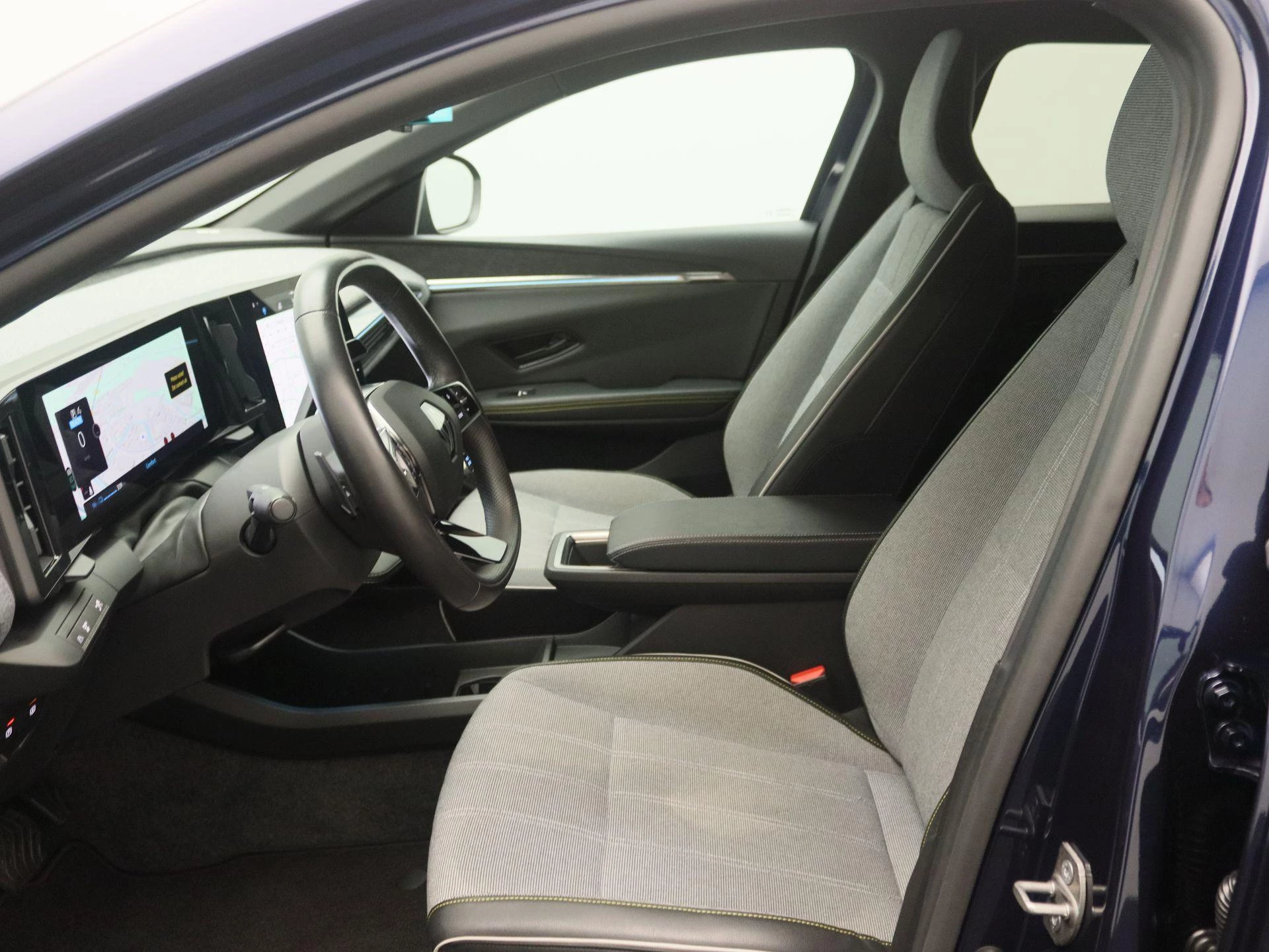 Renault-Megane E-Tech-image-9