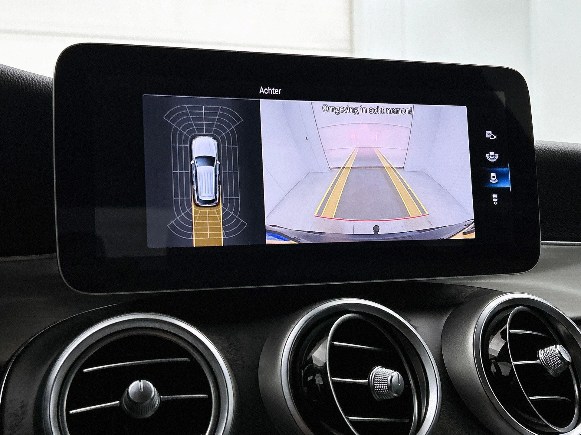 Mercedes-Benz-GLC-image-11