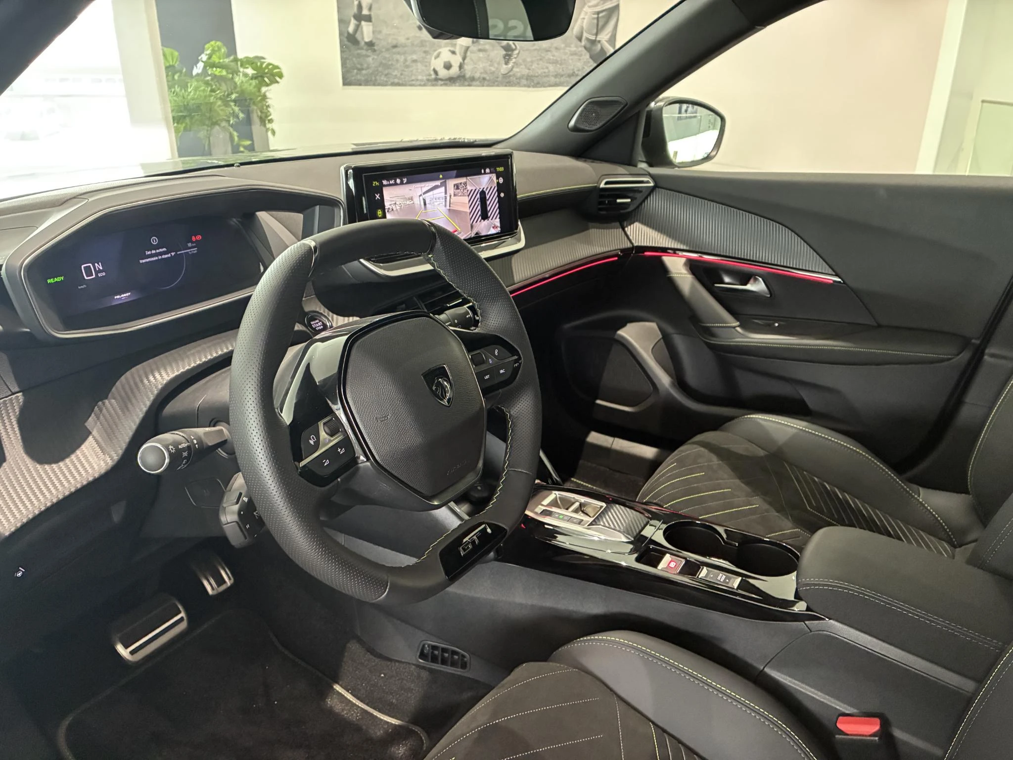 Peugeot e-2008 EV GT 54 kWh