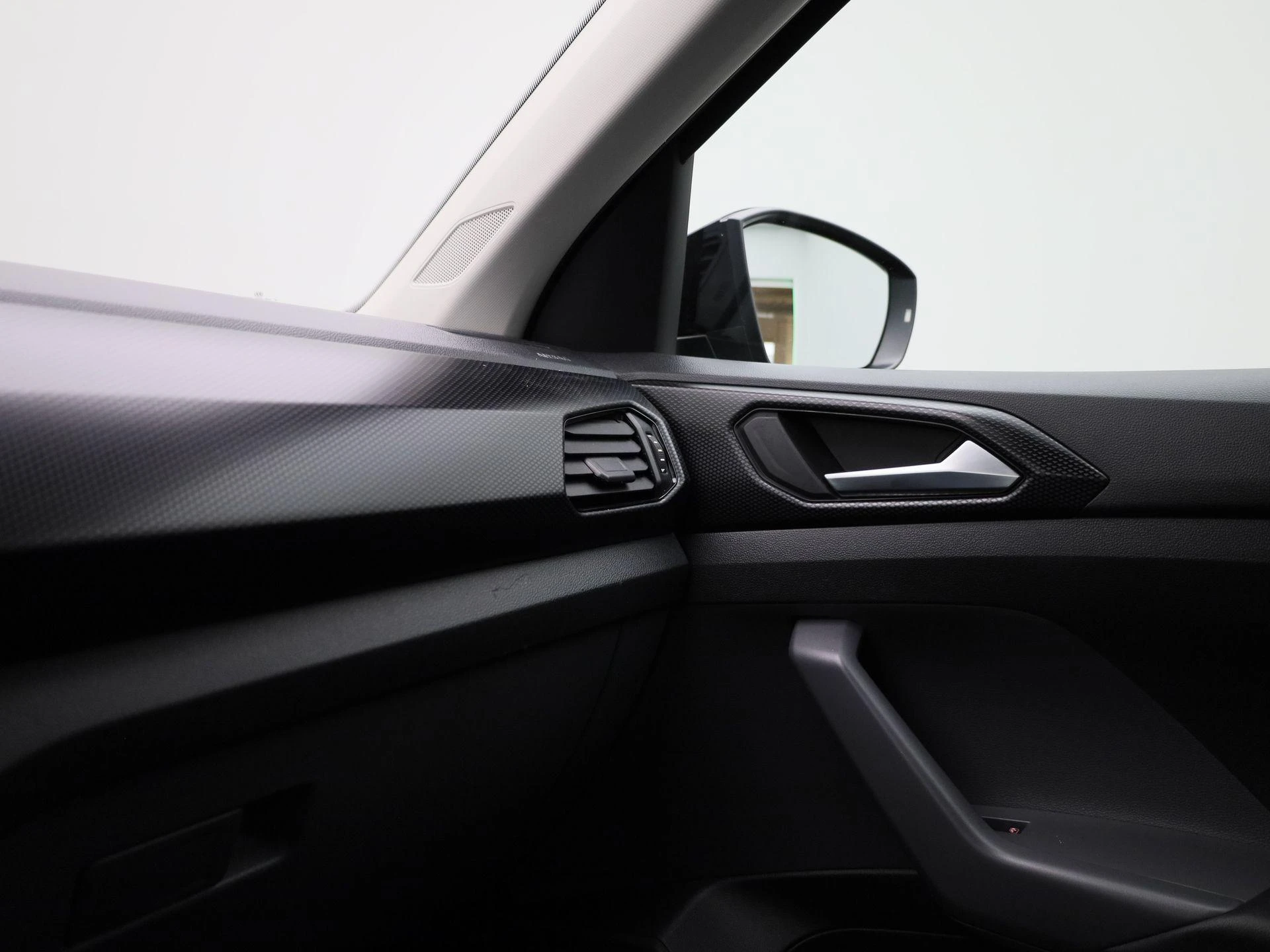 Volkswagen-T-Cross-image-24